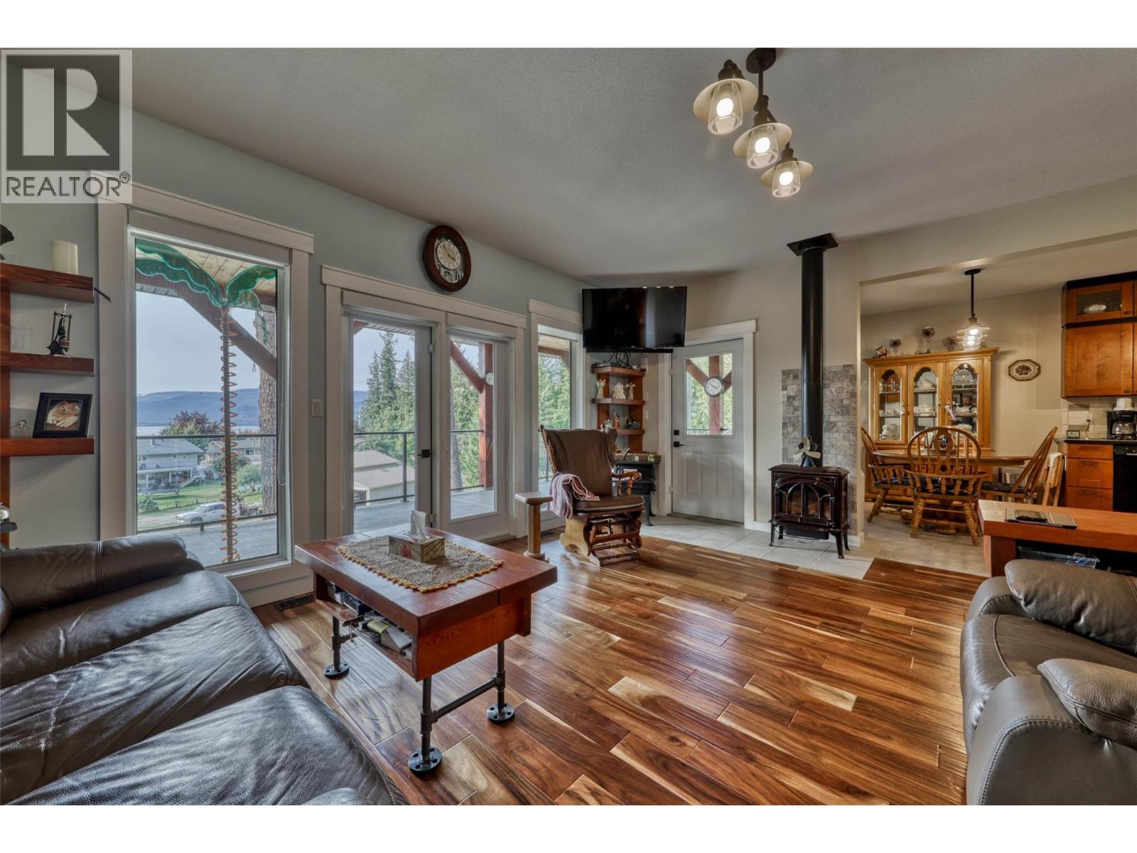 2770 Perris Road, Blind Bay, British Columbia  V0E 1H1 - Photo 3 - 10378080