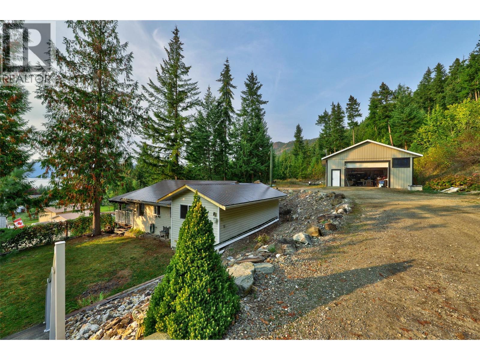 2770 Perris Road, Blind Bay, British Columbia  V0E 1H1 - Photo 62 - 10378080