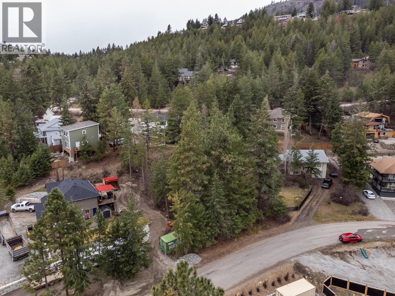 10700 Pinecrest Road, Vernon, British Columbia  V1H 2C1 - Photo 3 - 10379197