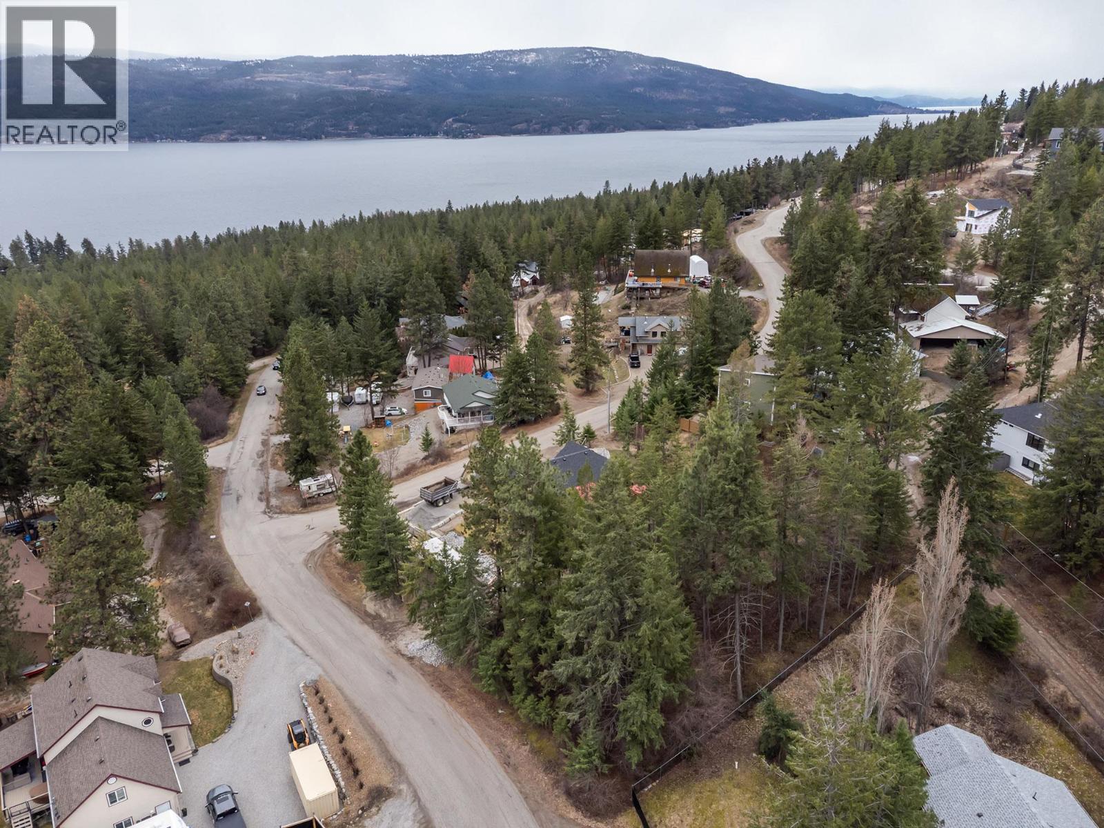 10700 Pinecrest Road, Vernon, British Columbia  V1H 2C1 - Photo 2 - 10379197