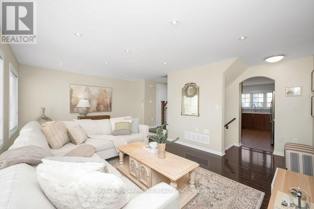 3140 Edgar Avenue, Burlington (Alton), Ontario  L7M 0A7 - Photo 11 - W12891556