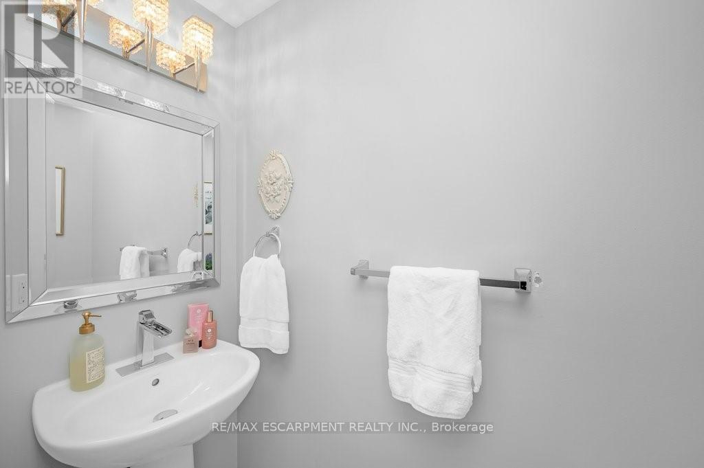 3140 Edgar Avenue, Burlington (Alton), Ontario  L7M 0A7 - Photo 14 - W12891556