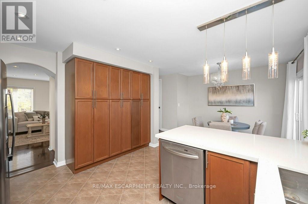 3140 Edgar Avenue, Burlington (Alton), Ontario  L7M 0A7 - Photo 17 - W12891556