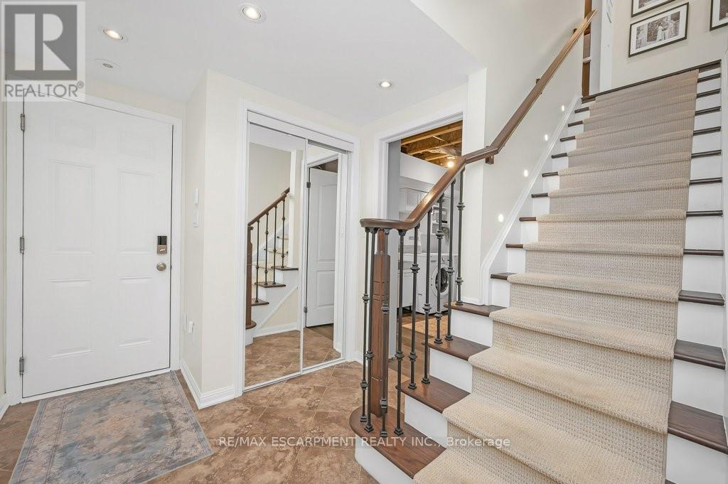 3140 Edgar Avenue, Burlington (Alton), Ontario  L7M 0A7 - Photo 8 - W12891556