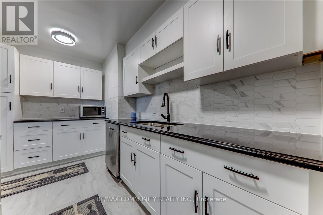 503 - 2835 Islington Avenue, Toronto (Humber Summit), Ontario  M9L 2K2 - Photo 8 - W12891636