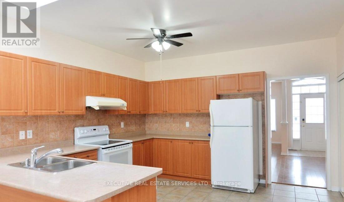 11 Midvale Road, Brampton (Fletcher's Meadow), Ontario  L7A 2N1 - Photo 11 - W12891658