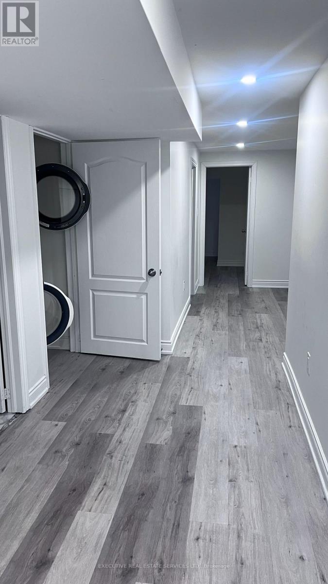 11 Midvale Road, Brampton (Fletcher's Meadow), Ontario  L7A 2N1 - Photo 14 - W12891658