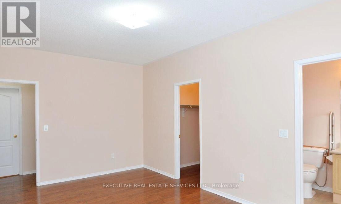 11 Midvale Road, Brampton (Fletcher's Meadow), Ontario  L7A 2N1 - Photo 4 - W12891658