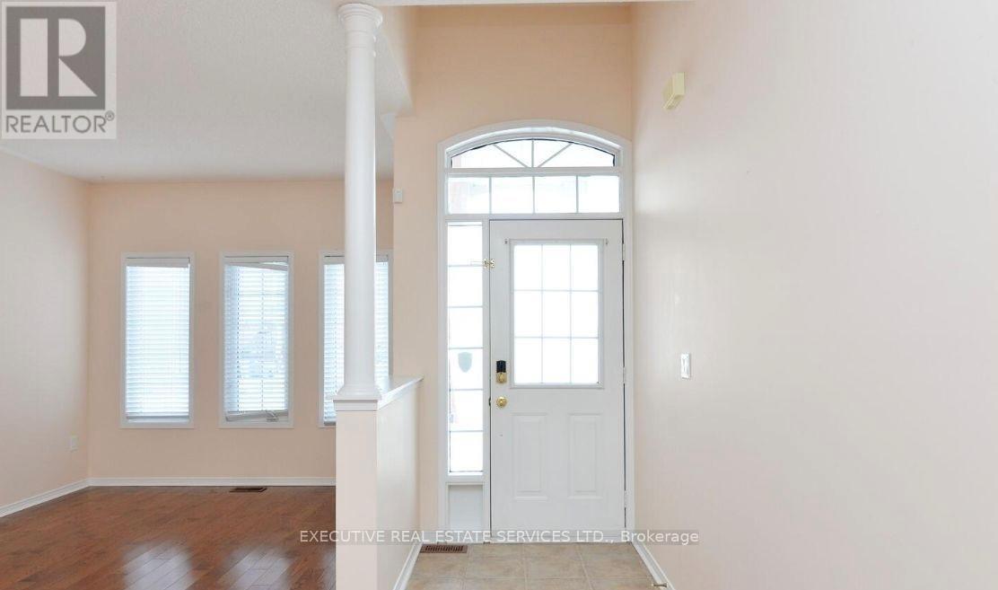 11 Midvale Road, Brampton (Fletcher's Meadow), Ontario  L7A 2N1 - Photo 7 - W12891658