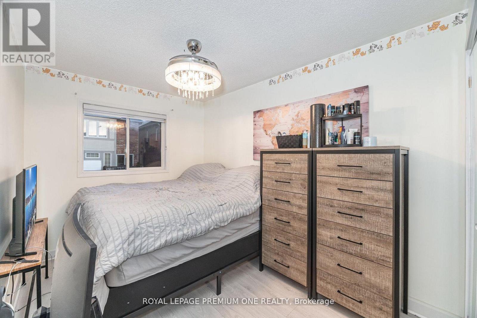 47 Triple Crown Avenue, Toronto, Ontario  M9W 7E5 - Photo 25 - W12891660