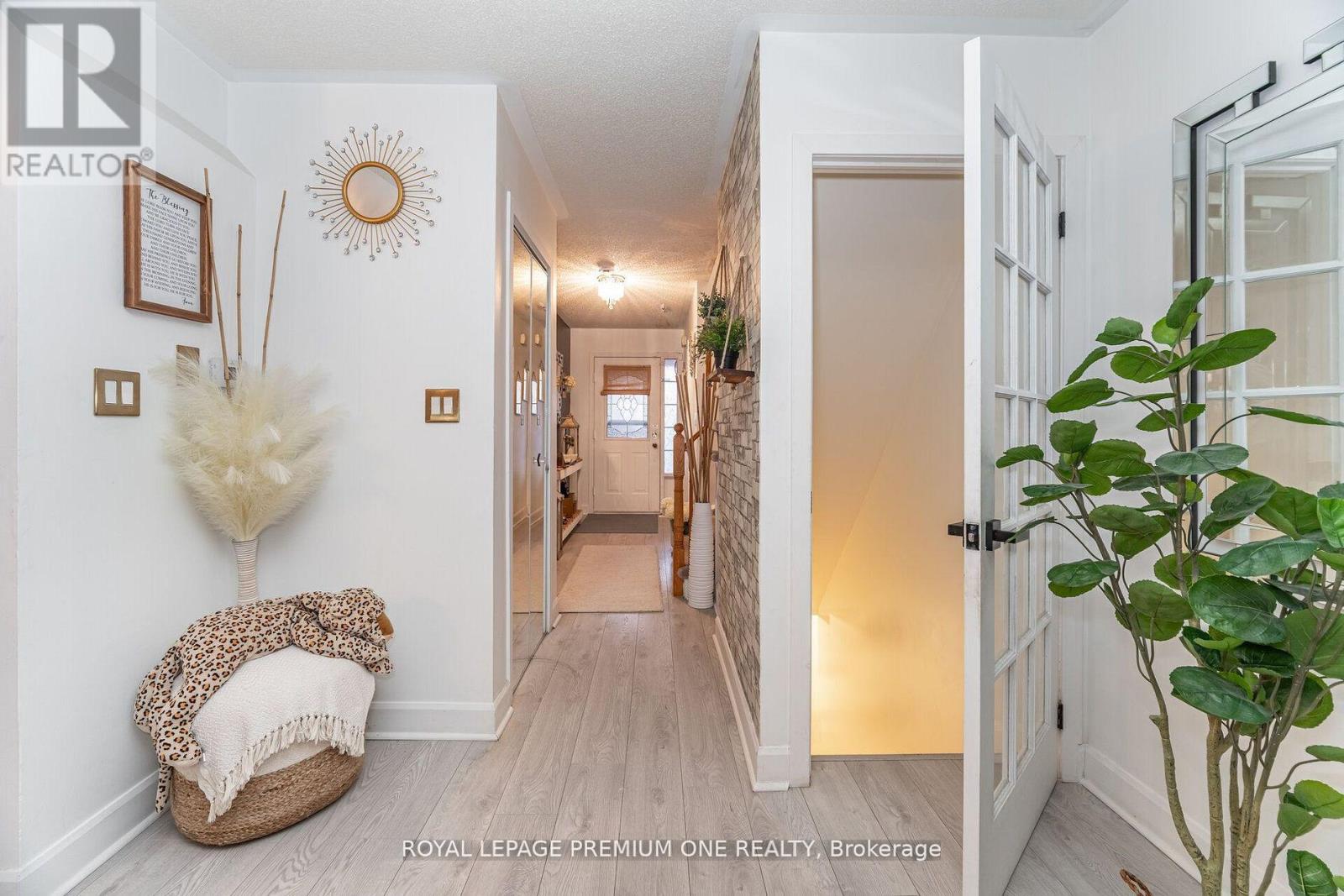 47 Triple Crown Avenue, Toronto, Ontario  M9W 7E5 - Photo 29 - W12891660