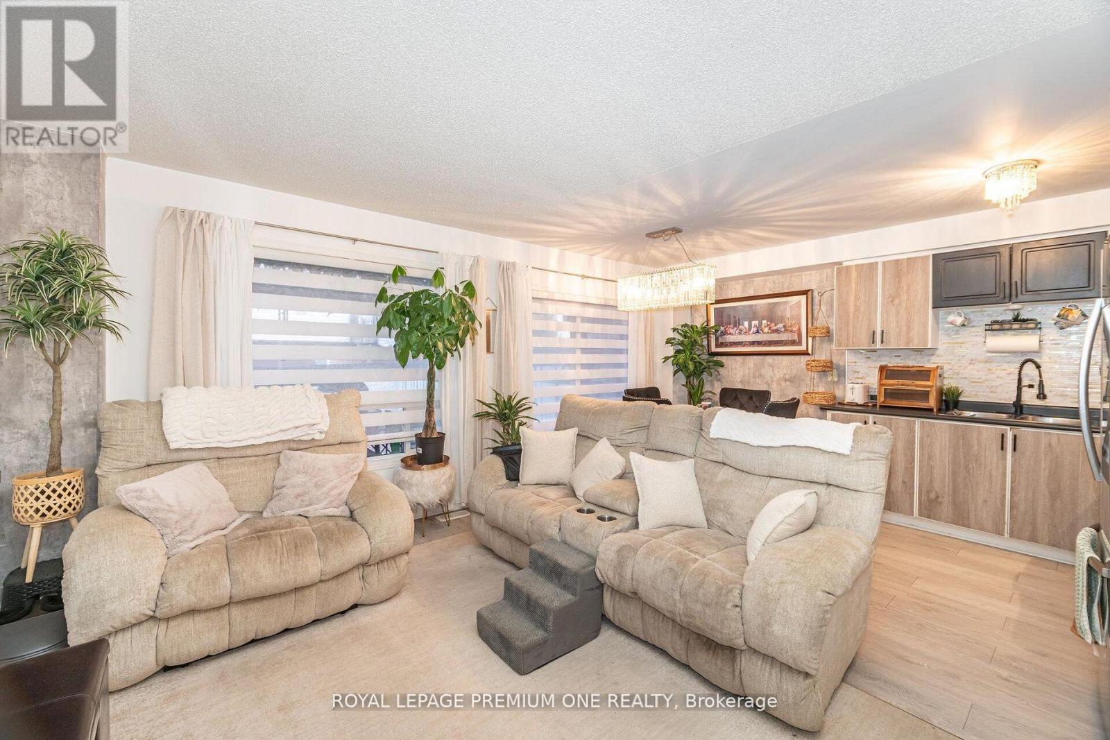 47 Triple Crown Avenue, Toronto, Ontario  M9W 7E5 - Photo 9 - W12891660