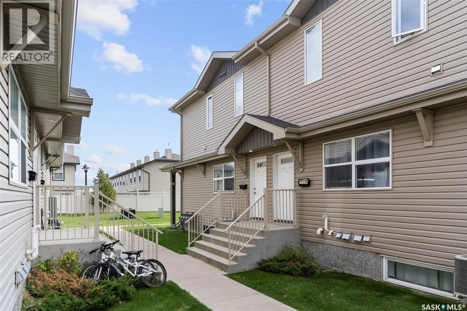 330 100 Chaparral Boulevard, Martensville, Saskatchewan  S0K 0A2 - Photo 4 - SK030583