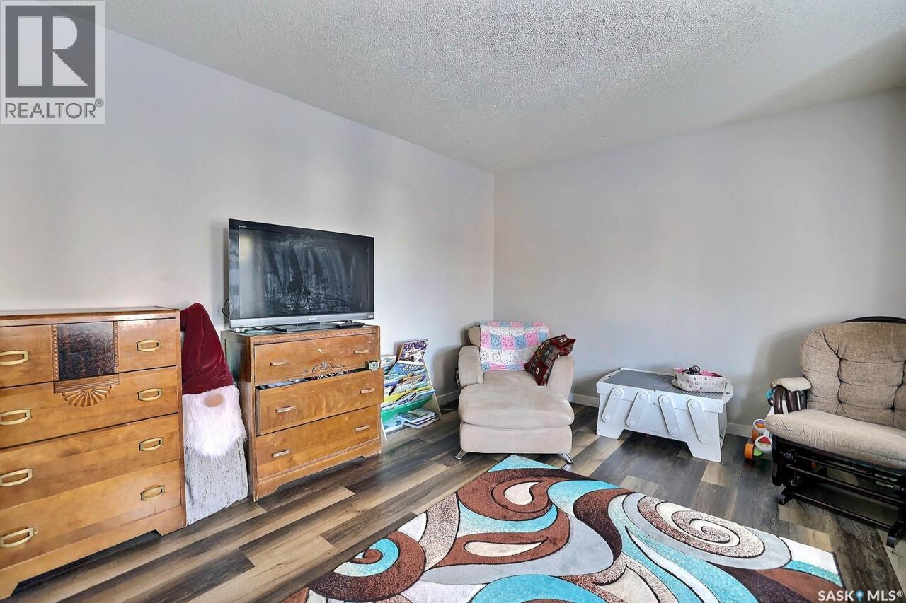 61 Bannister Avenue, Regina, Saskatchewan  S4R 5K8 - Photo 5 - SK030531