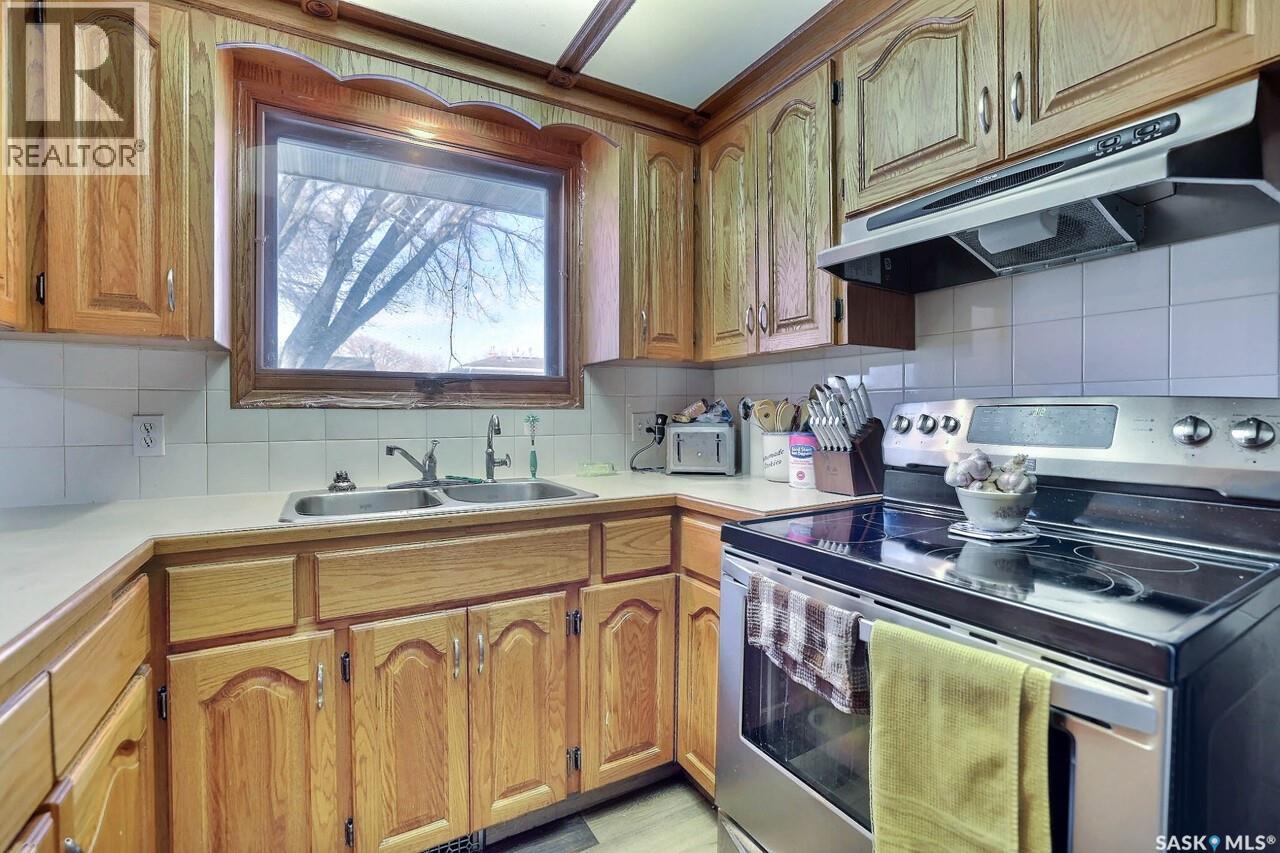 61 Bannister Avenue, Regina, Saskatchewan  S4R 5K8 - Photo 8 - SK030531