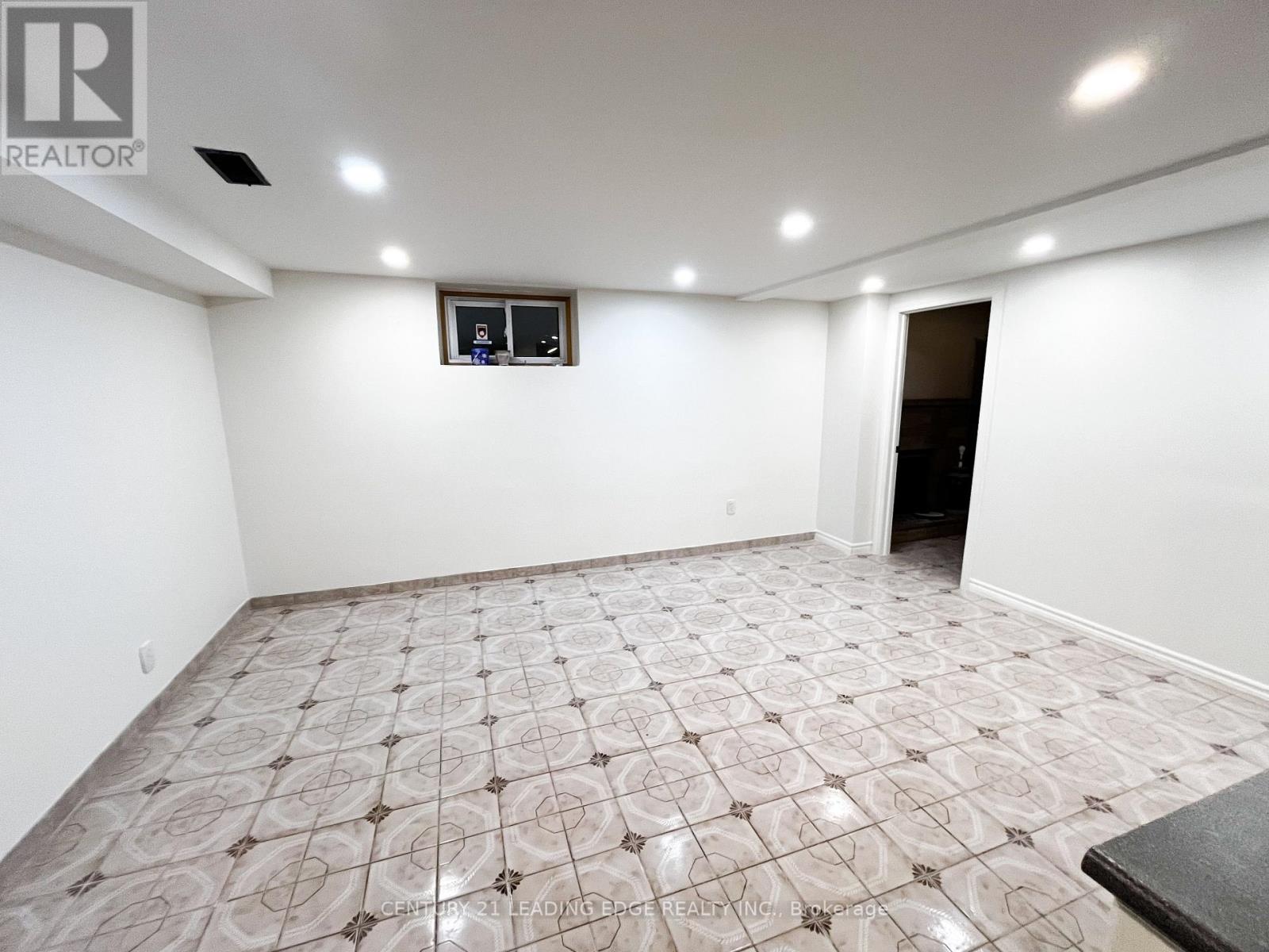 50 Limeridge Road W, Hamilton, Ontario  L9C 2V1 - Photo 11 - X12891682