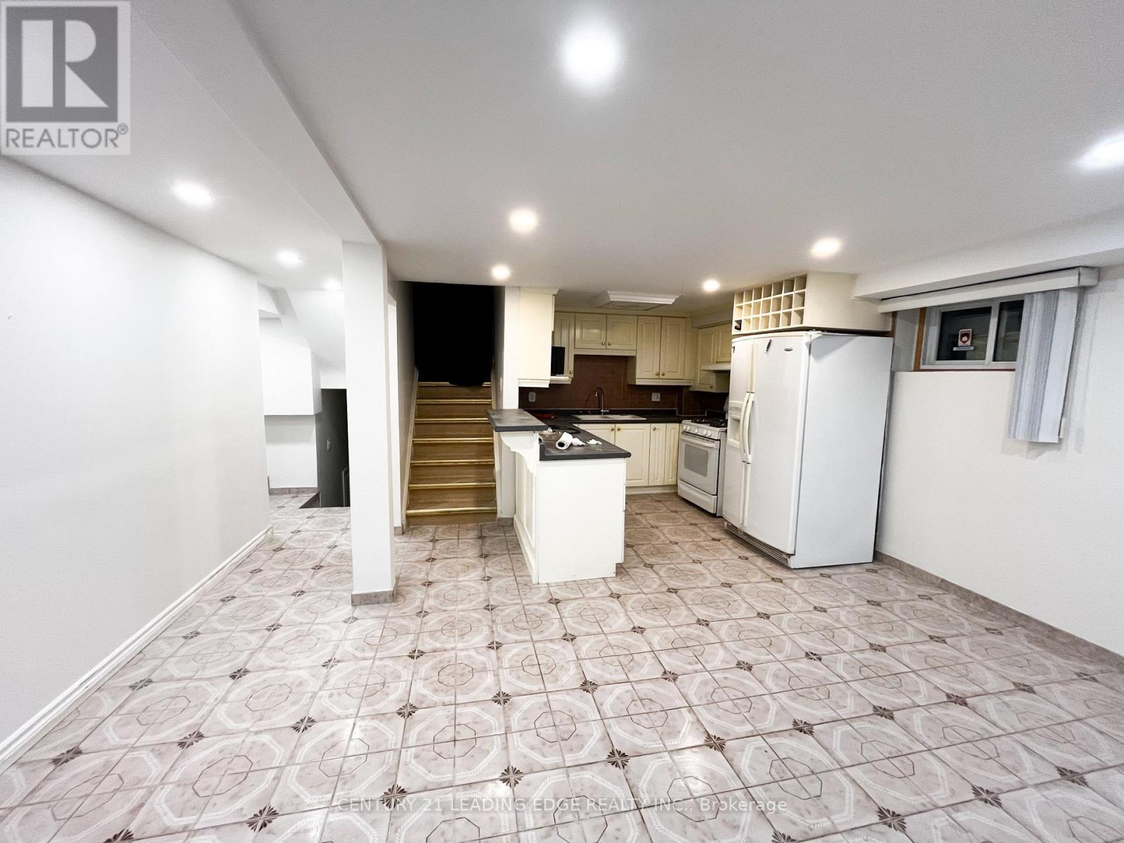 50 Limeridge Road W, Hamilton, Ontario  L9C 2V1 - Photo 8 - X12891682