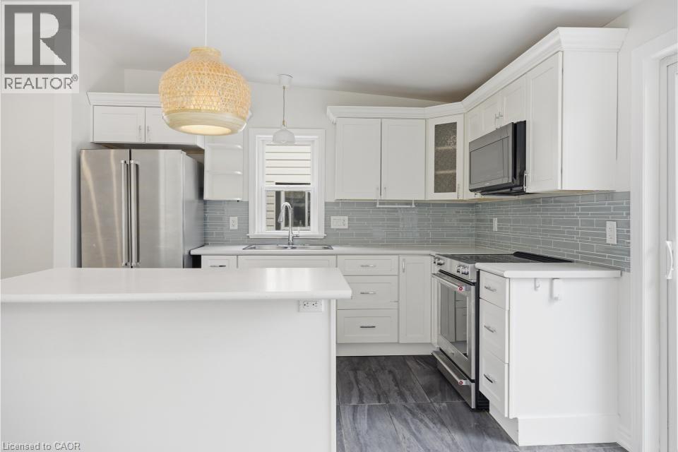 Photo 15 of 27 for 42 Palace Street