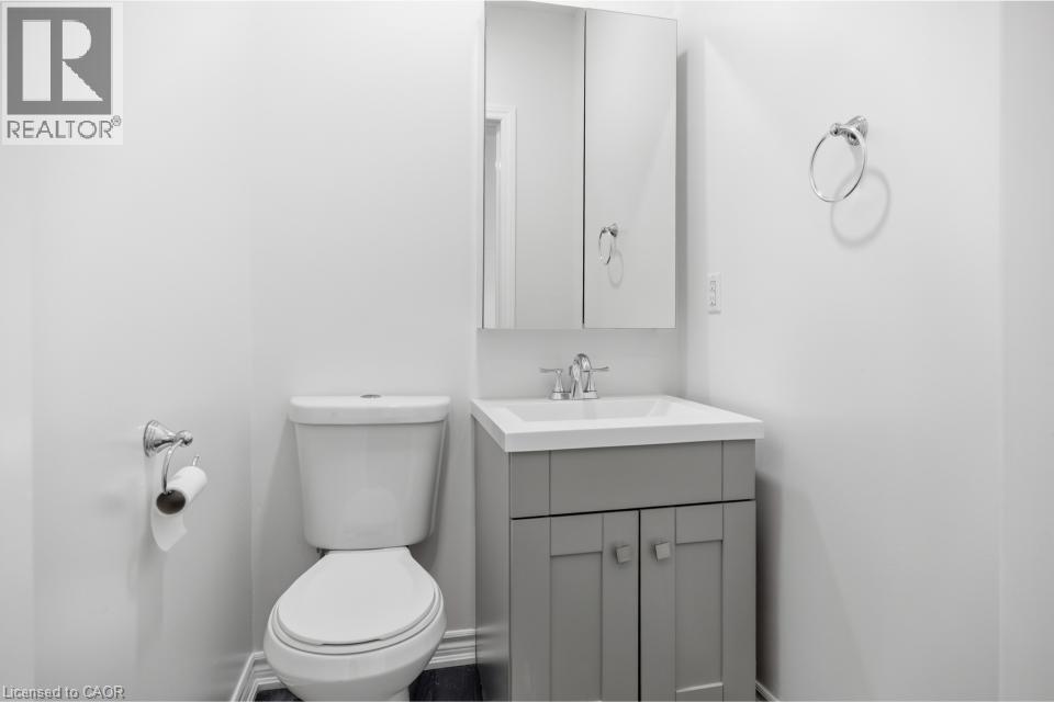 Photo 17 of 27 for 42 Palace Street