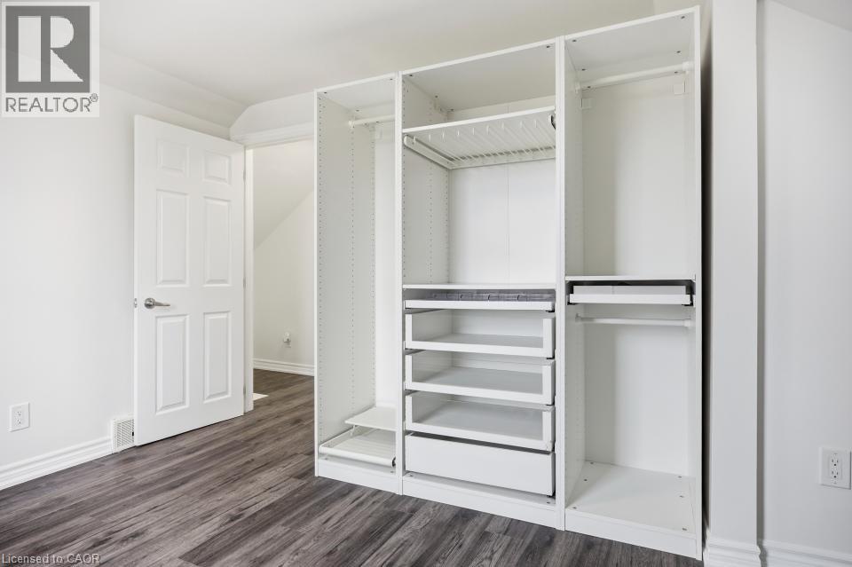 Photo 21 of 27 for 42 Palace Street