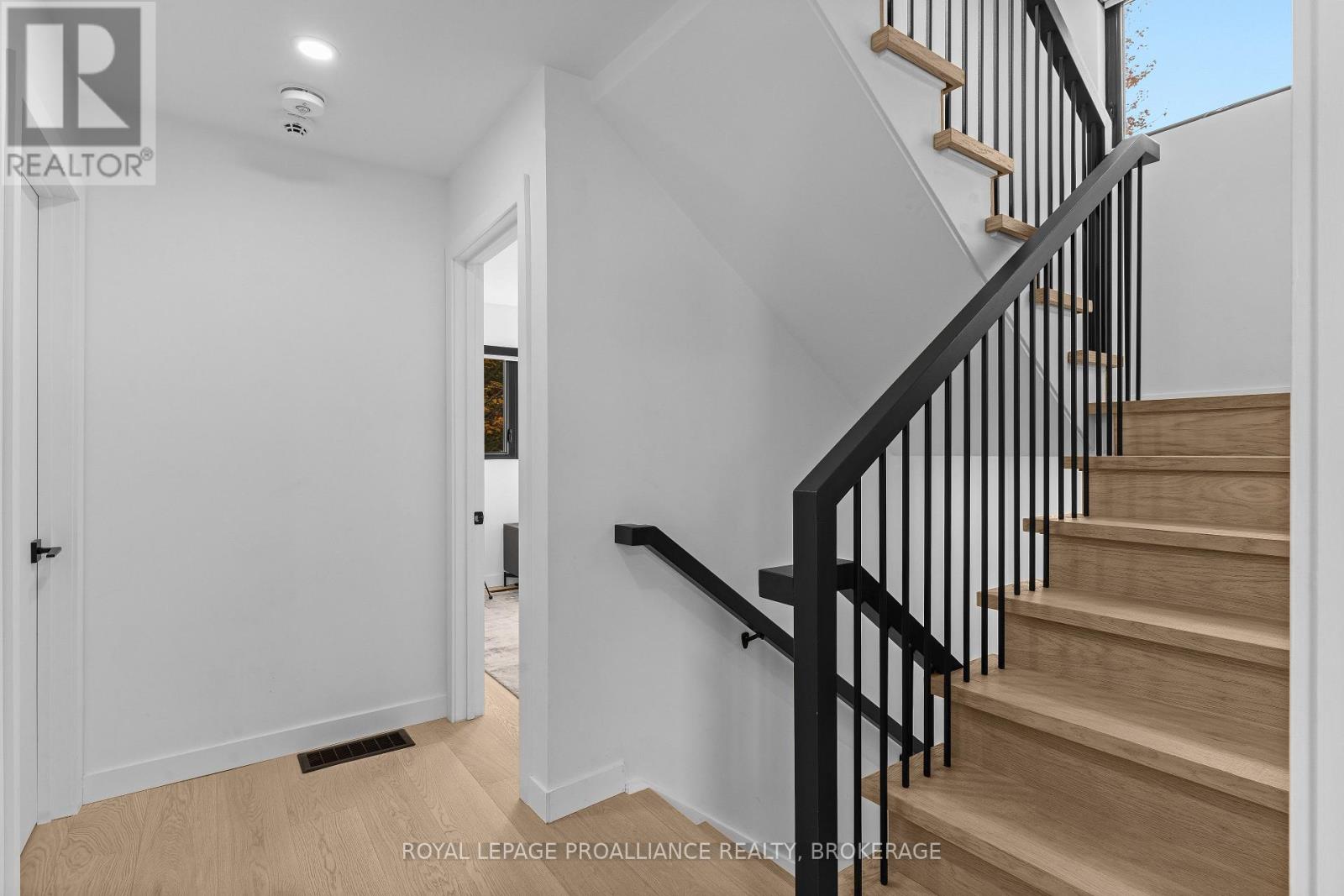 78 Pembroke Street, Kingston (Central City East), Ontario  K7L 4N7 - Photo 18 - X12891802