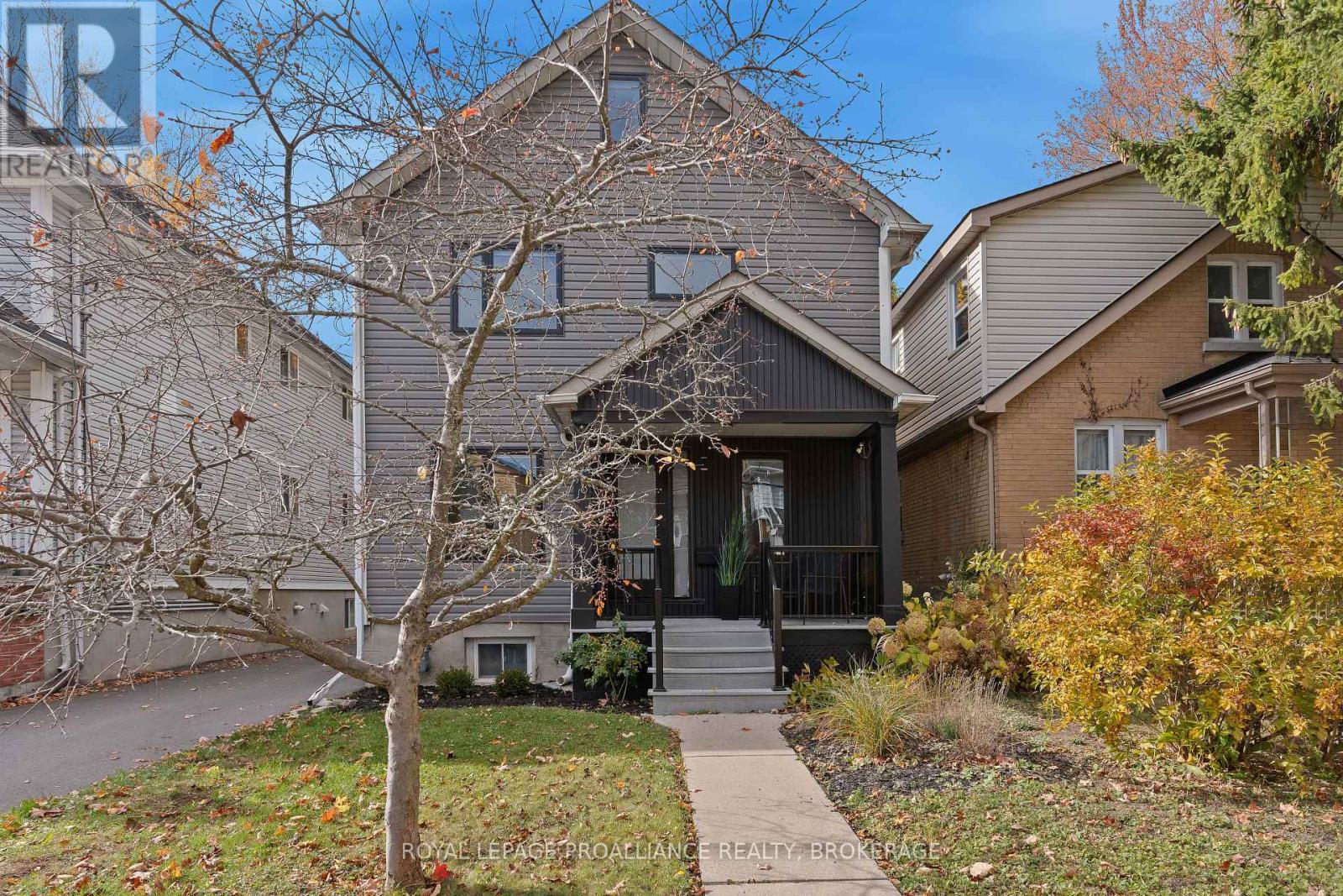 78 Pembroke Street, Kingston (Central City East), Ontario  K7L 4N7 - Photo 2 - X12891802