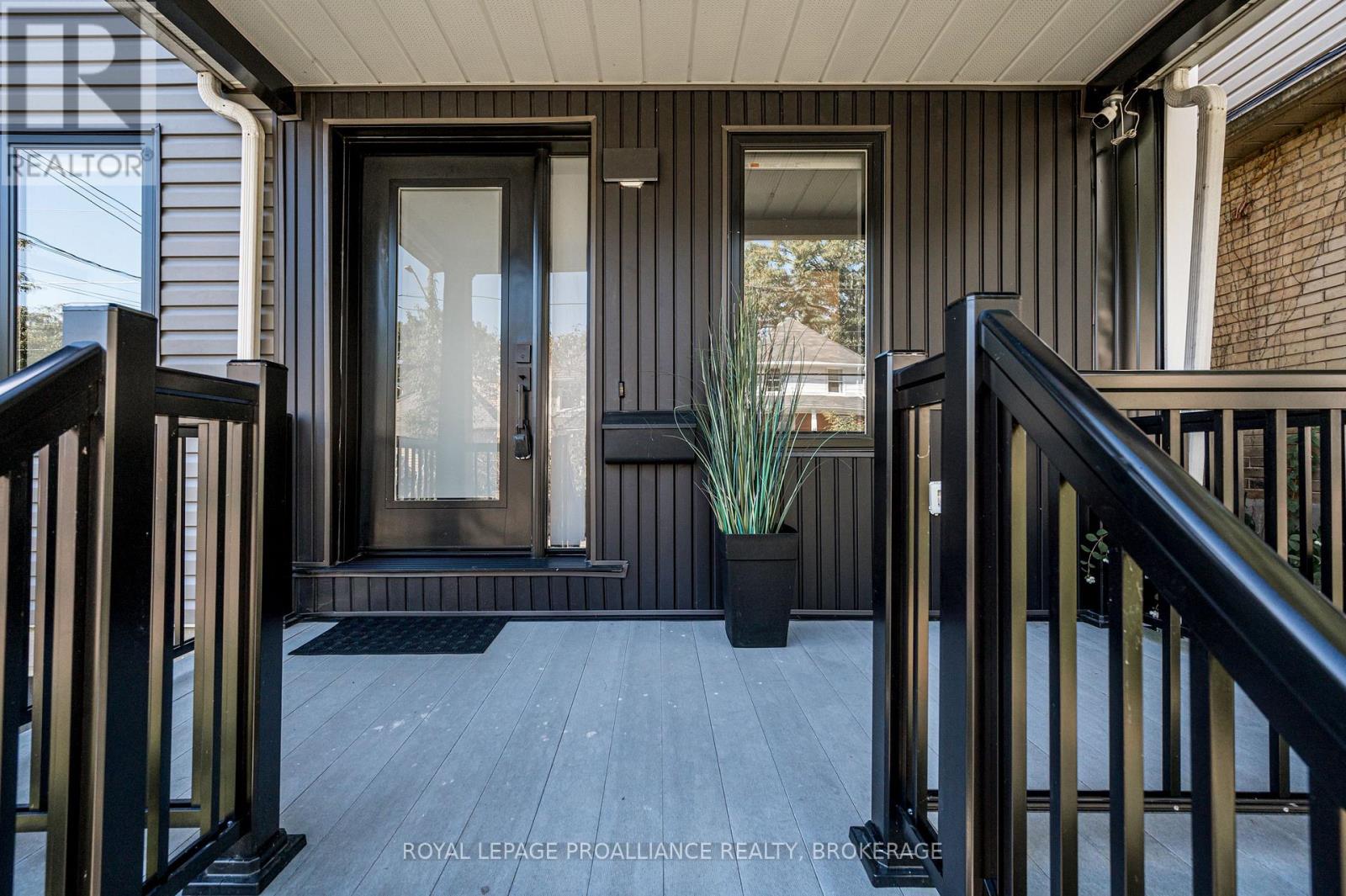 78 Pembroke Street, Kingston (Central City East), Ontario  K7L 4N7 - Photo 4 - X12891802