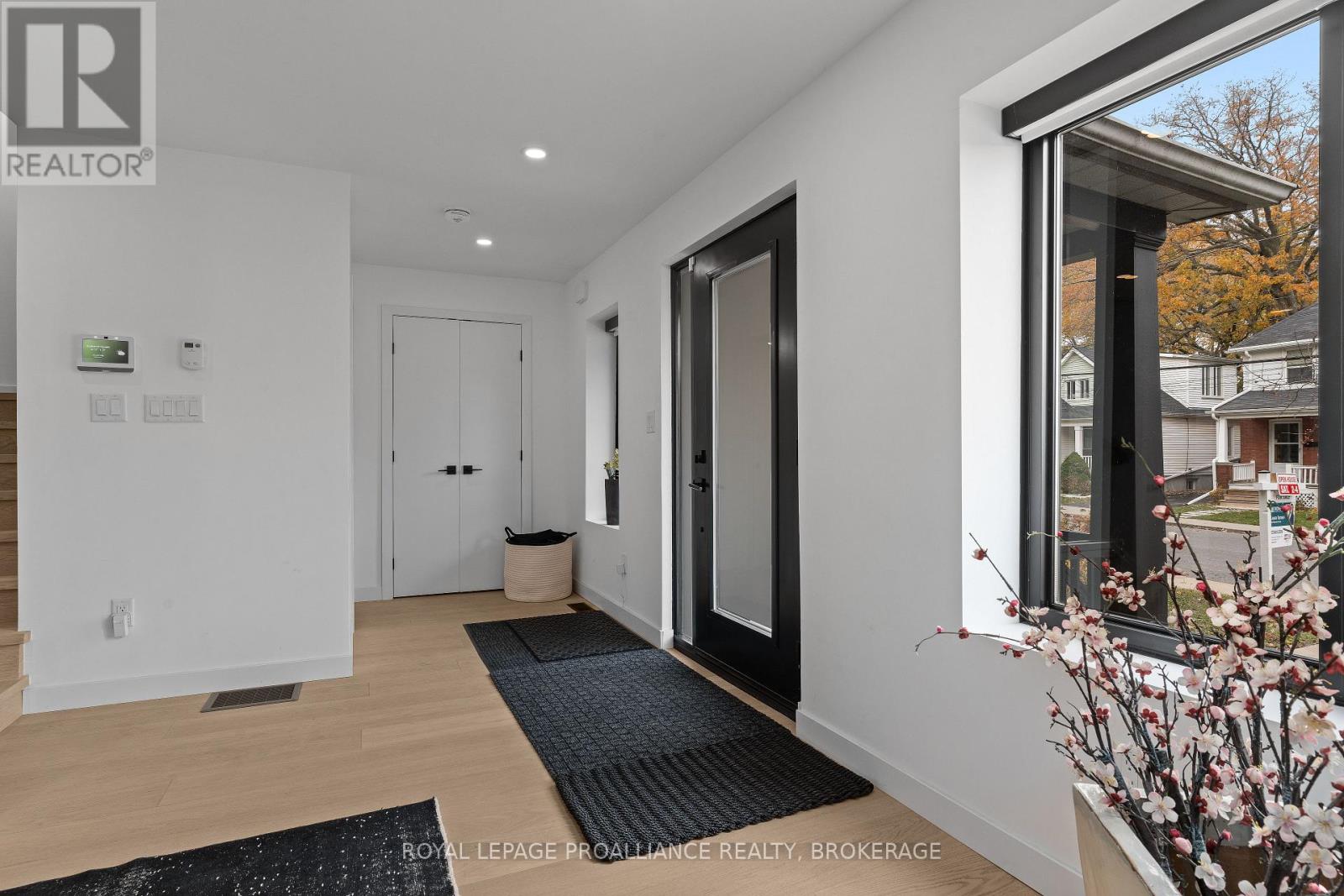 78 Pembroke Street, Kingston (Central City East), Ontario  K7L 4N7 - Photo 5 - X12891802