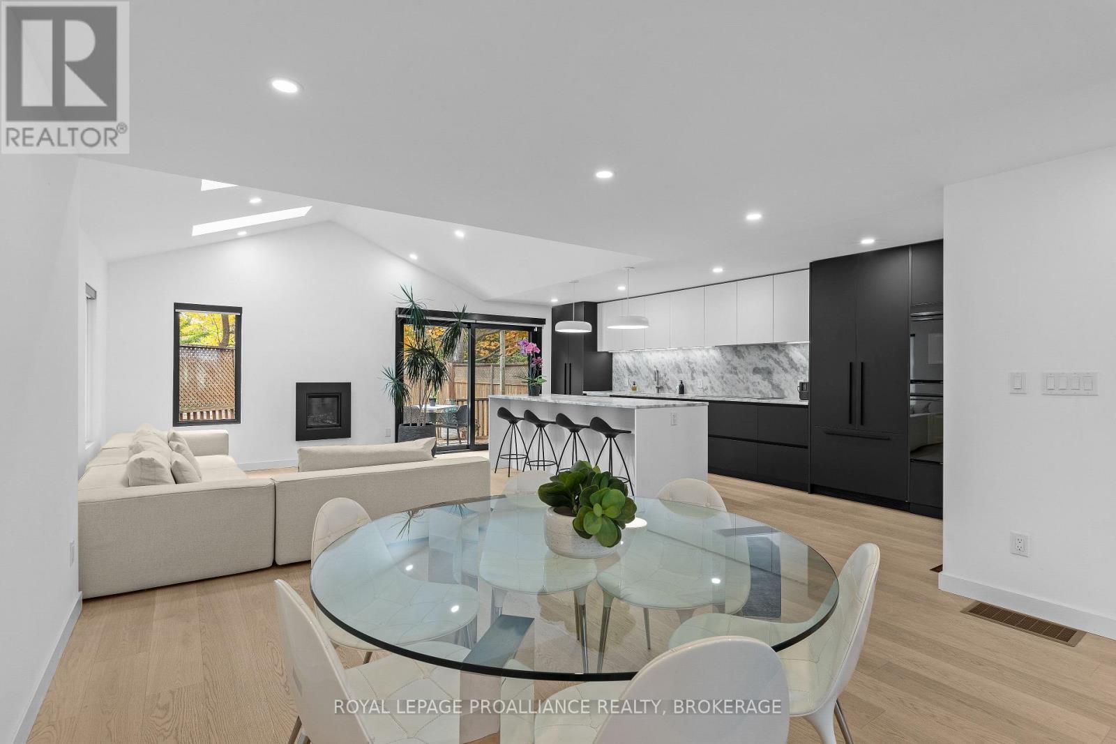 78 Pembroke Street, Kingston (Central City East), Ontario  K7L 4N7 - Photo 7 - X12891802