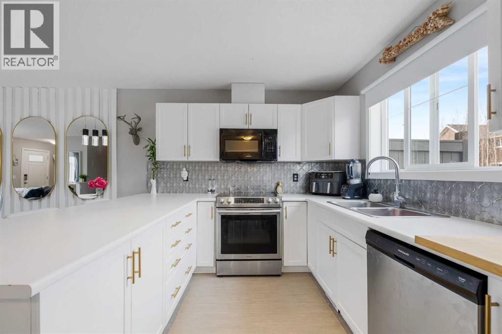 71 Sunset Road, Cochrane, Alberta  T4C 0H4 - Photo 4 - A2292861