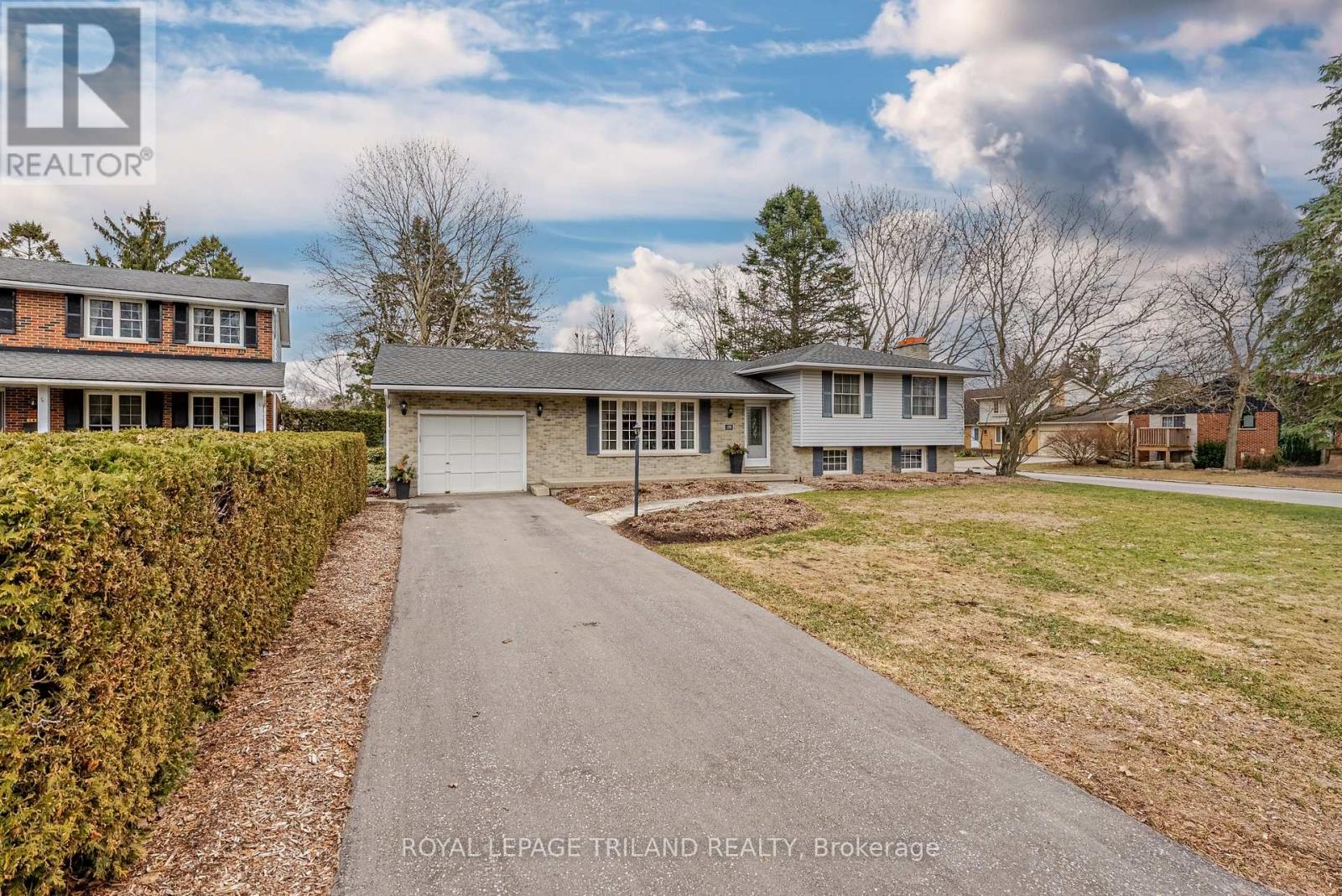 188 Canterbury Drive, Thames Centre (Dorchester), Ontario  N0L 1G3 - Photo 2 - X12891866