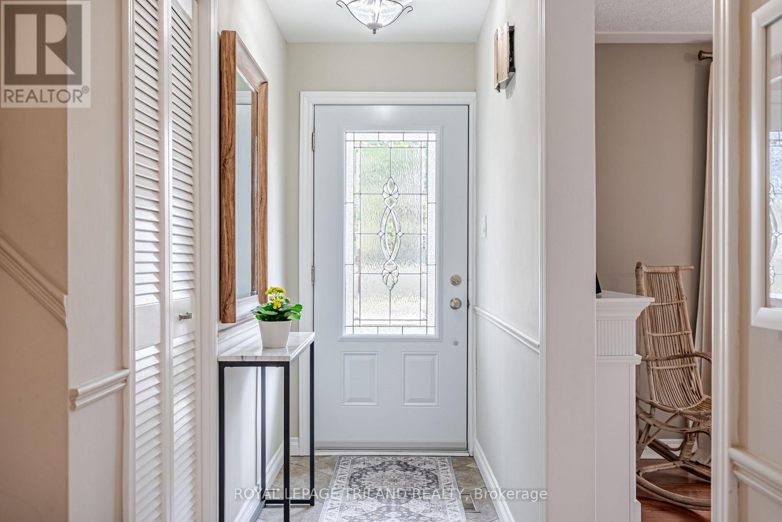 188 Canterbury Drive, Thames Centre (Dorchester), Ontario  N0L 1G3 - Photo 5 - X12891866