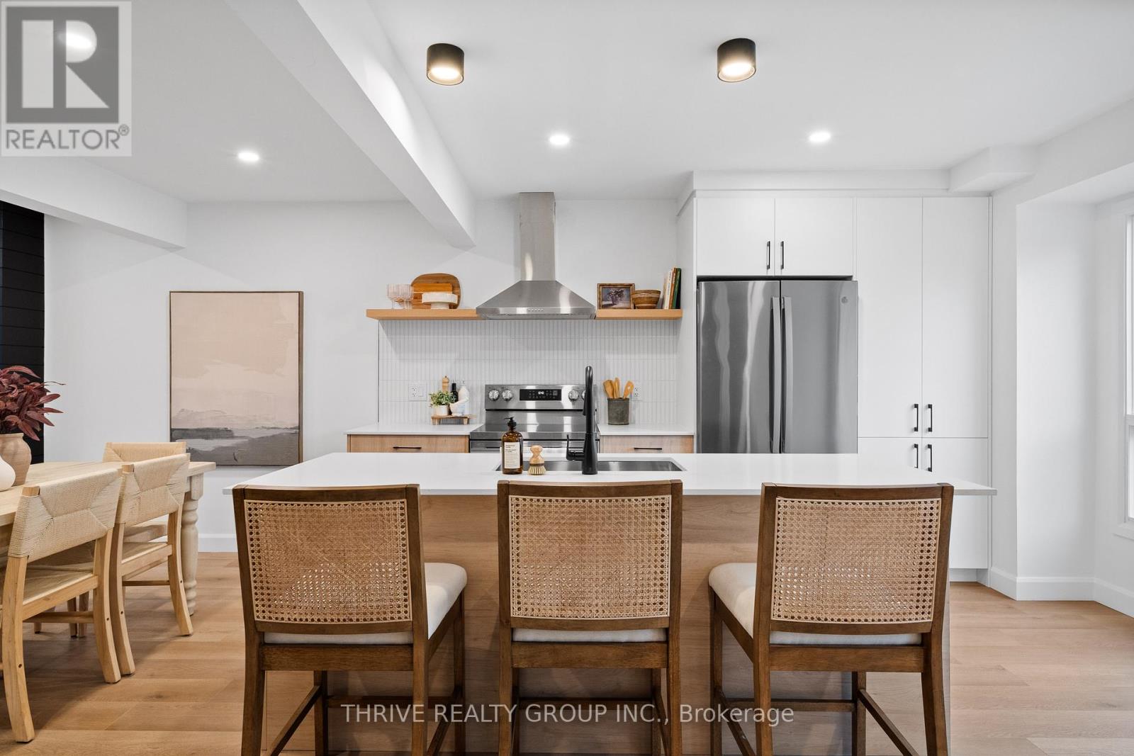 41 - 355 Sandringham Crescent, London South (South R), Ontario  N6C 5K3 - Photo 2 - X12891916