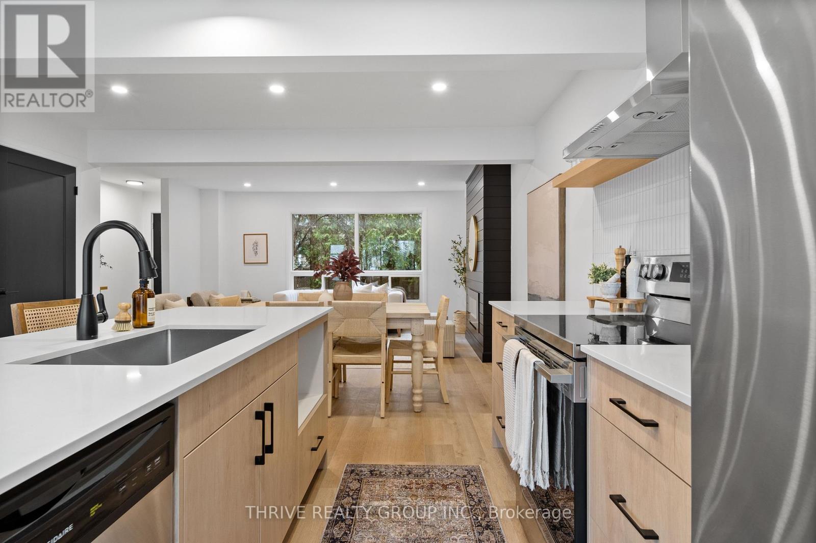 41 - 355 Sandringham Crescent, London South (South R), Ontario  N6C 5K3 - Photo 5 - X12891916