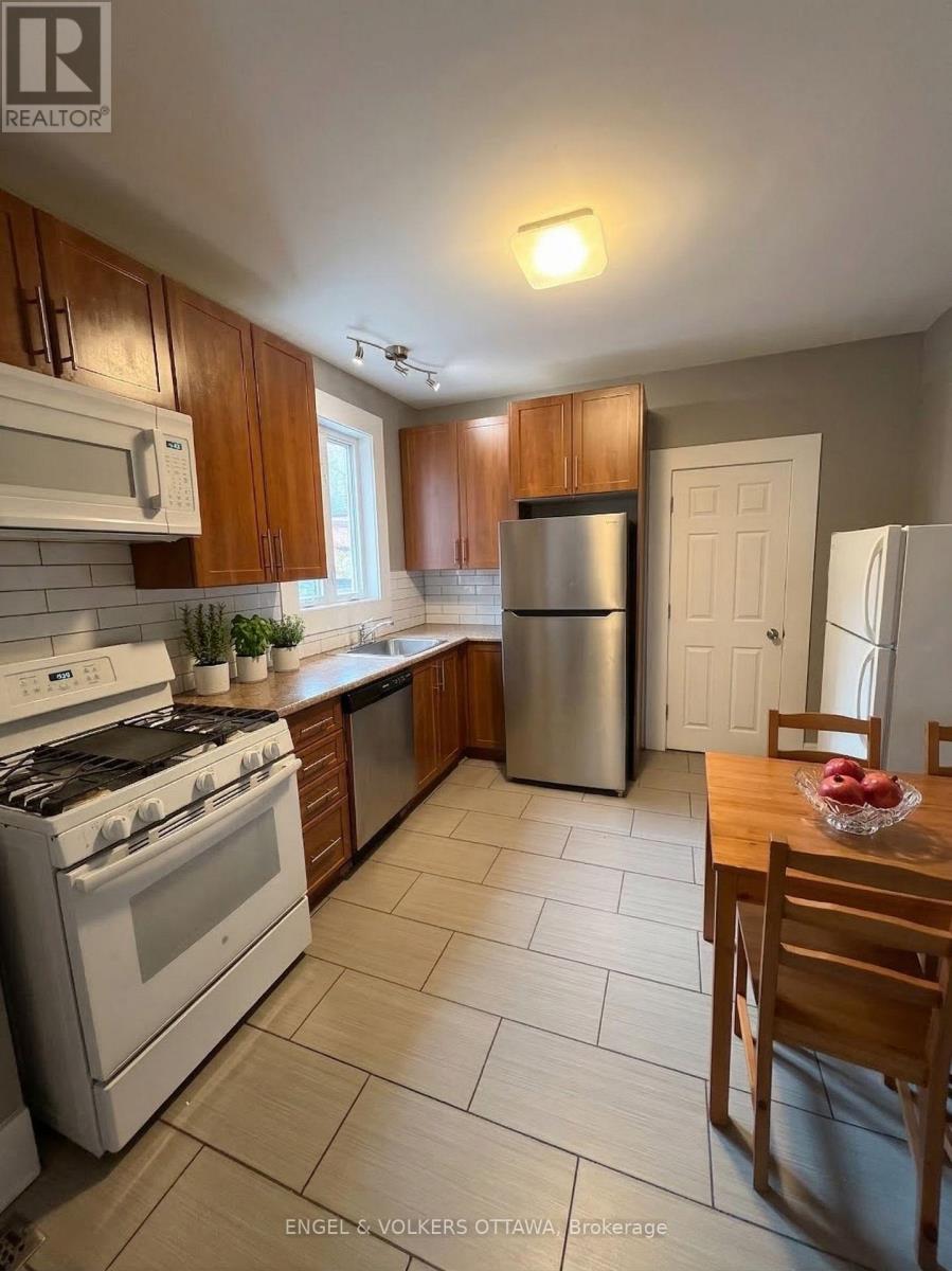 330 Fifth Avenue, Ottawa, Ontario  K1S 2N5 - Photo 4 - X12891694