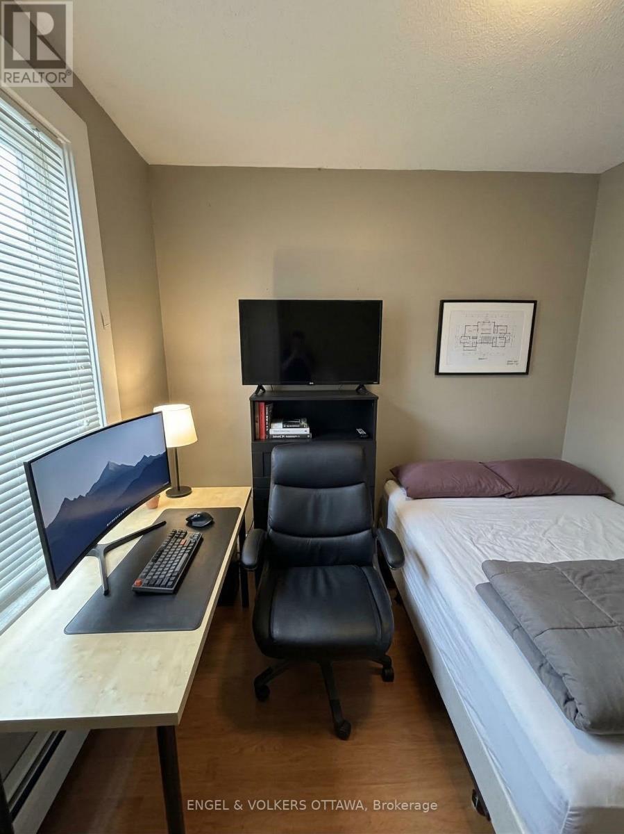 330 Fifth Avenue, Ottawa, Ontario  K1S 2N5 - Photo 5 - X12891694