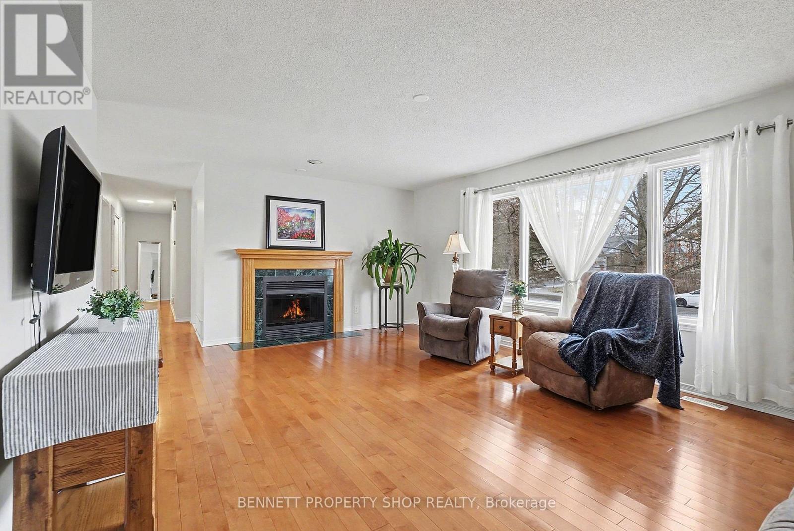 1262 Rousseau Crescent, Ottawa, Ontario  K4P 1B3 - Photo 4 - X12891798