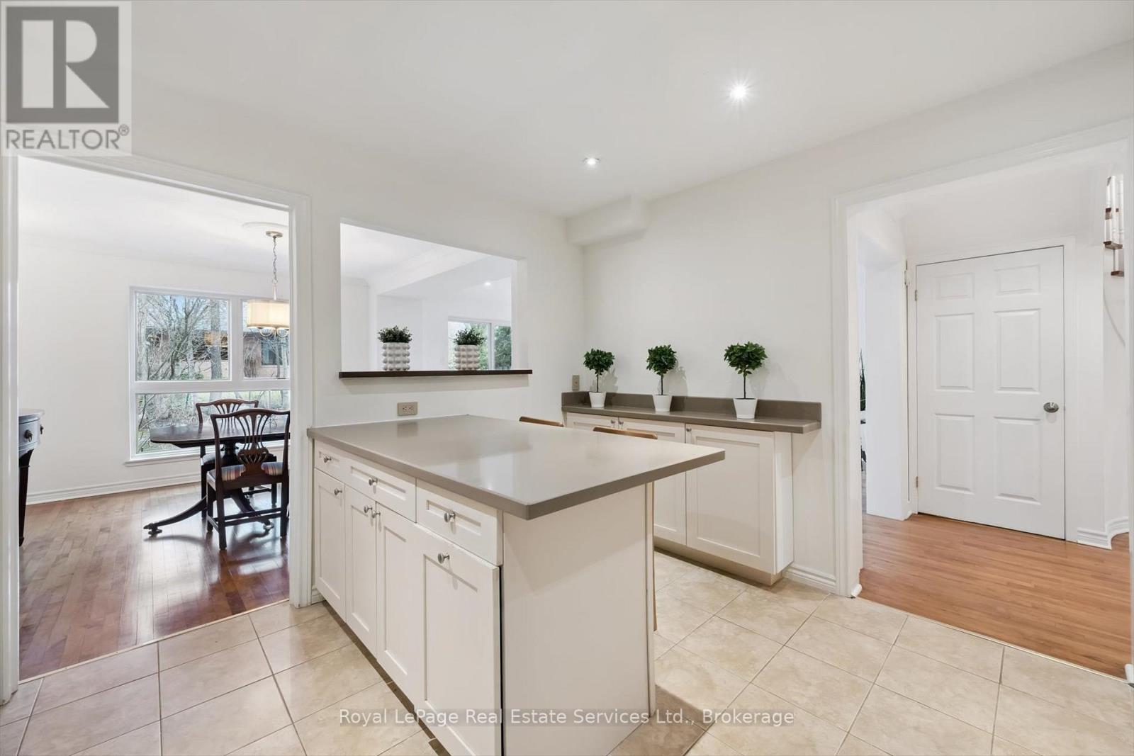 136 - 48 Crimson Mill Way, Toronto (St. Andrew-Windfields), Ontario  M2L 1T6 - Photo 11 - C12891888