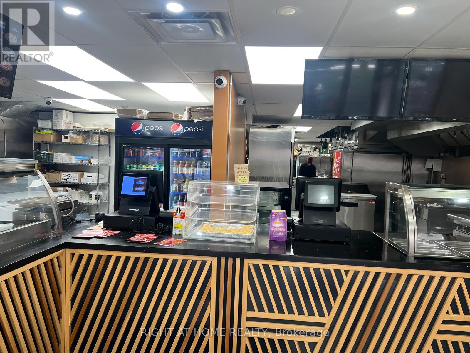 102 - 419-429 Yonge Street, Toronto (Church-Yonge Corridor), Ontario  M5B 1T1 - Photo 4 - C12889692