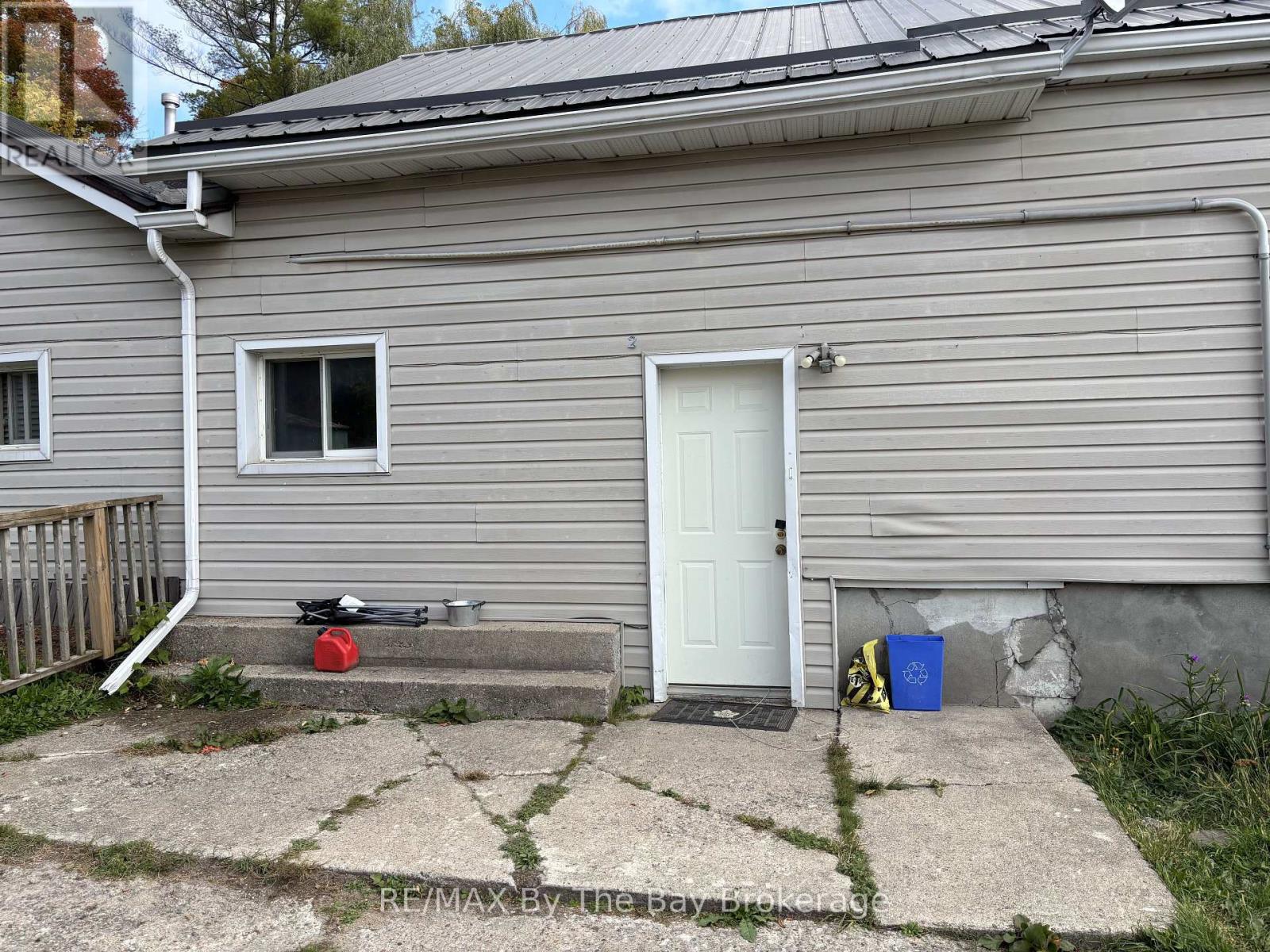 203 Gianetto Drive, Midland, Ontario  L4R 5J4 - Photo 6 - S12891894