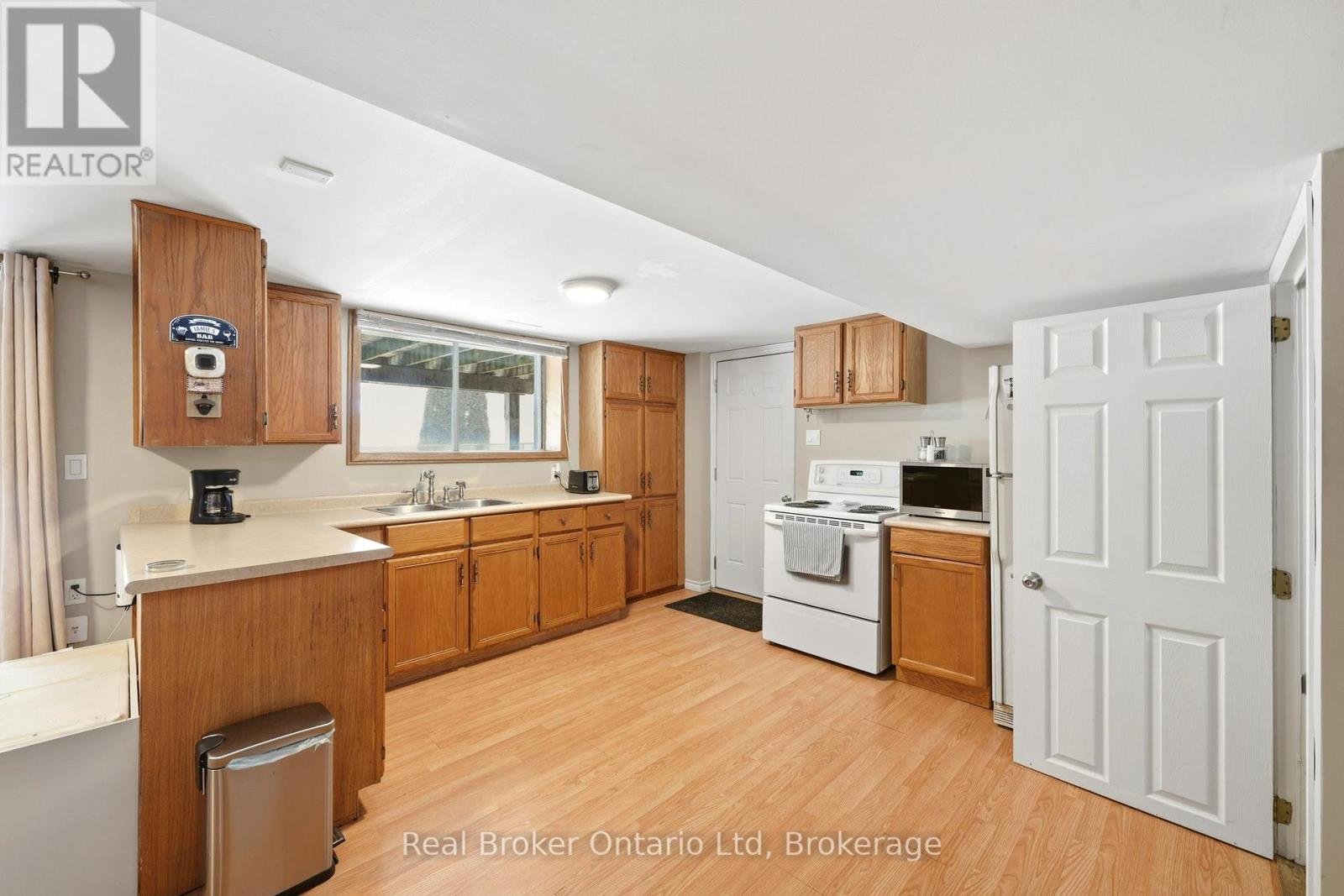 8271 93 Highway, Tiny, Ontario  L0K 2E1 - Photo 23 - S12891926