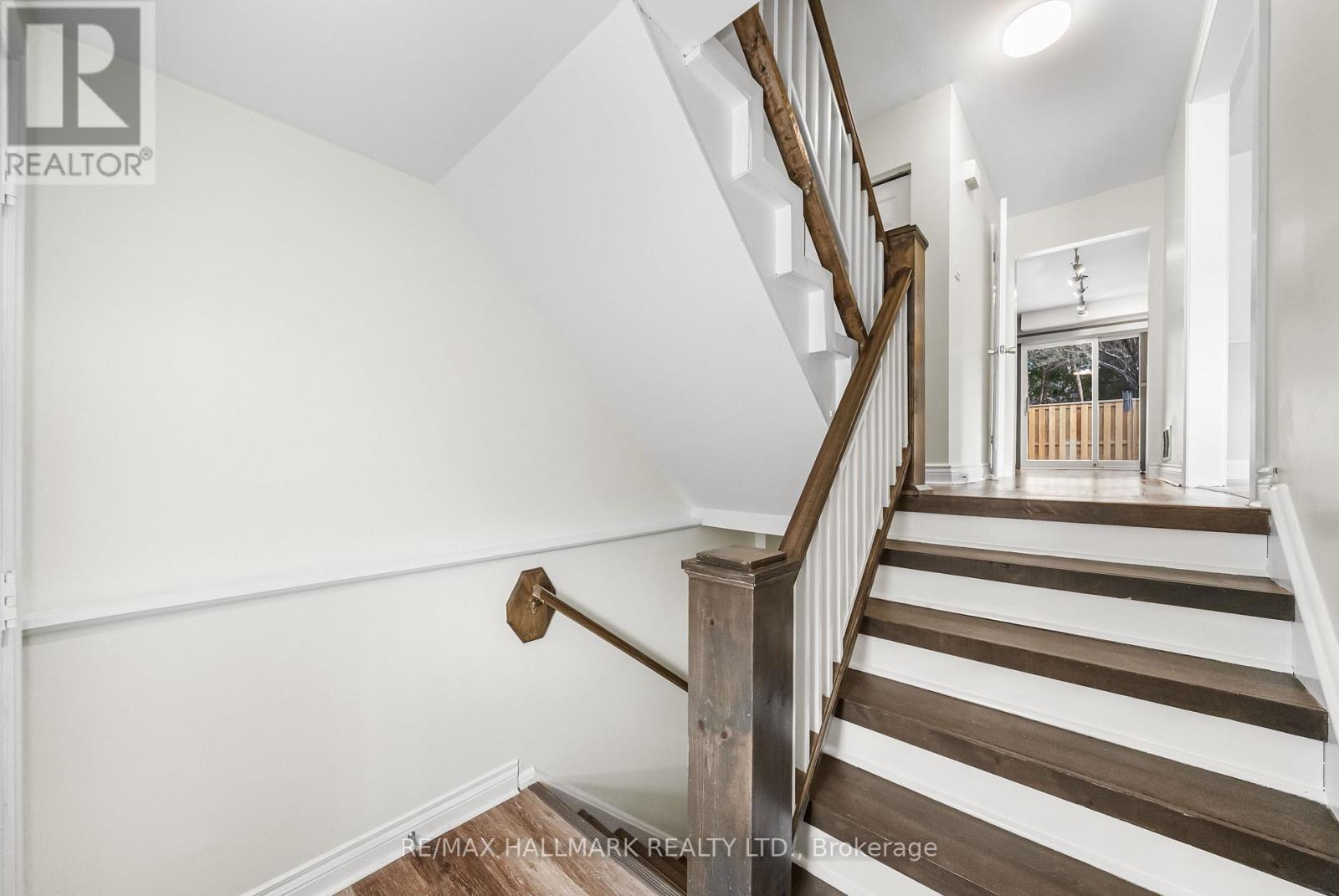 11 Tangle Briar Way, Toronto, Ontario  M2J 2M5 - Photo 3 - C12891750