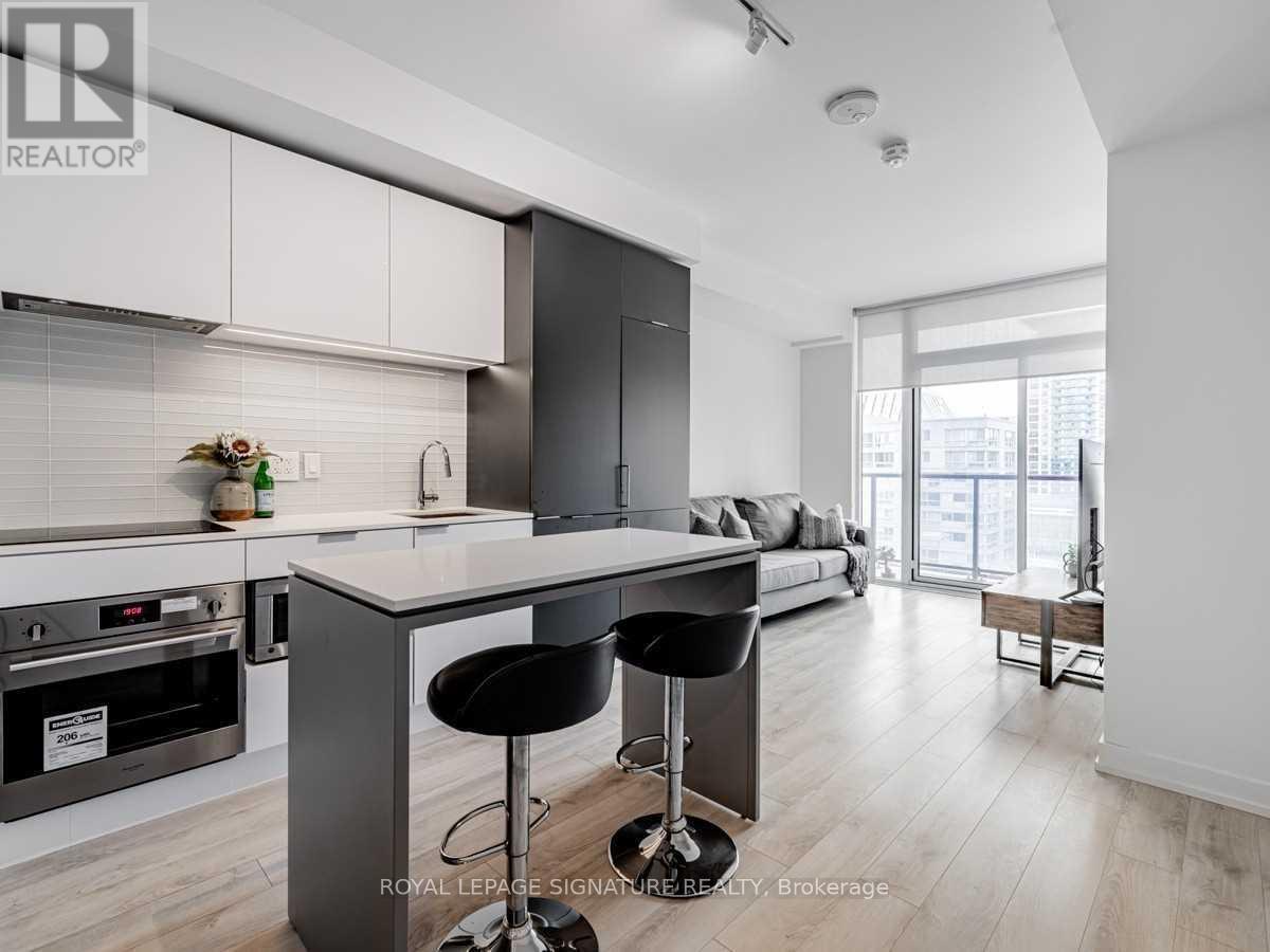 707 - 33 Helendale Avenue, Toronto, Ontario  M4R 0A4 - Photo 1 - C12891754