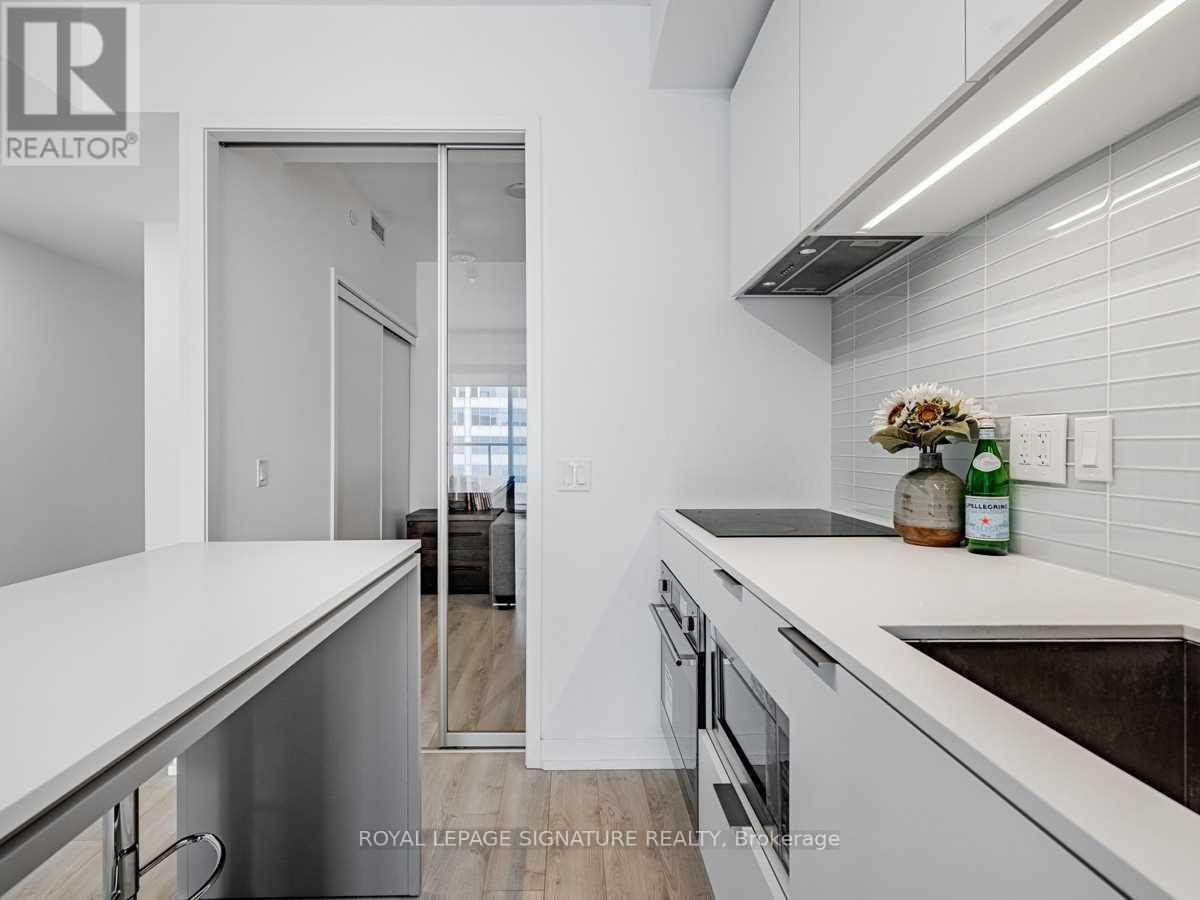 707 - 33 Helendale Avenue, Toronto, Ontario  M4R 0A4 - Photo 8 - C12891754