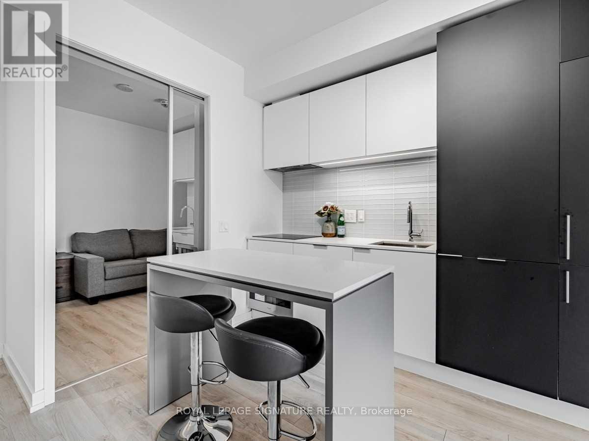 707 - 33 Helendale Avenue, Toronto, Ontario  M4R 0A4 - Photo 9 - C12891754