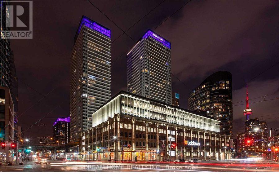 709 - 19 Bathurst Street, Toronto, Ontario  M5V 0N2 - Photo 1 - C12891766