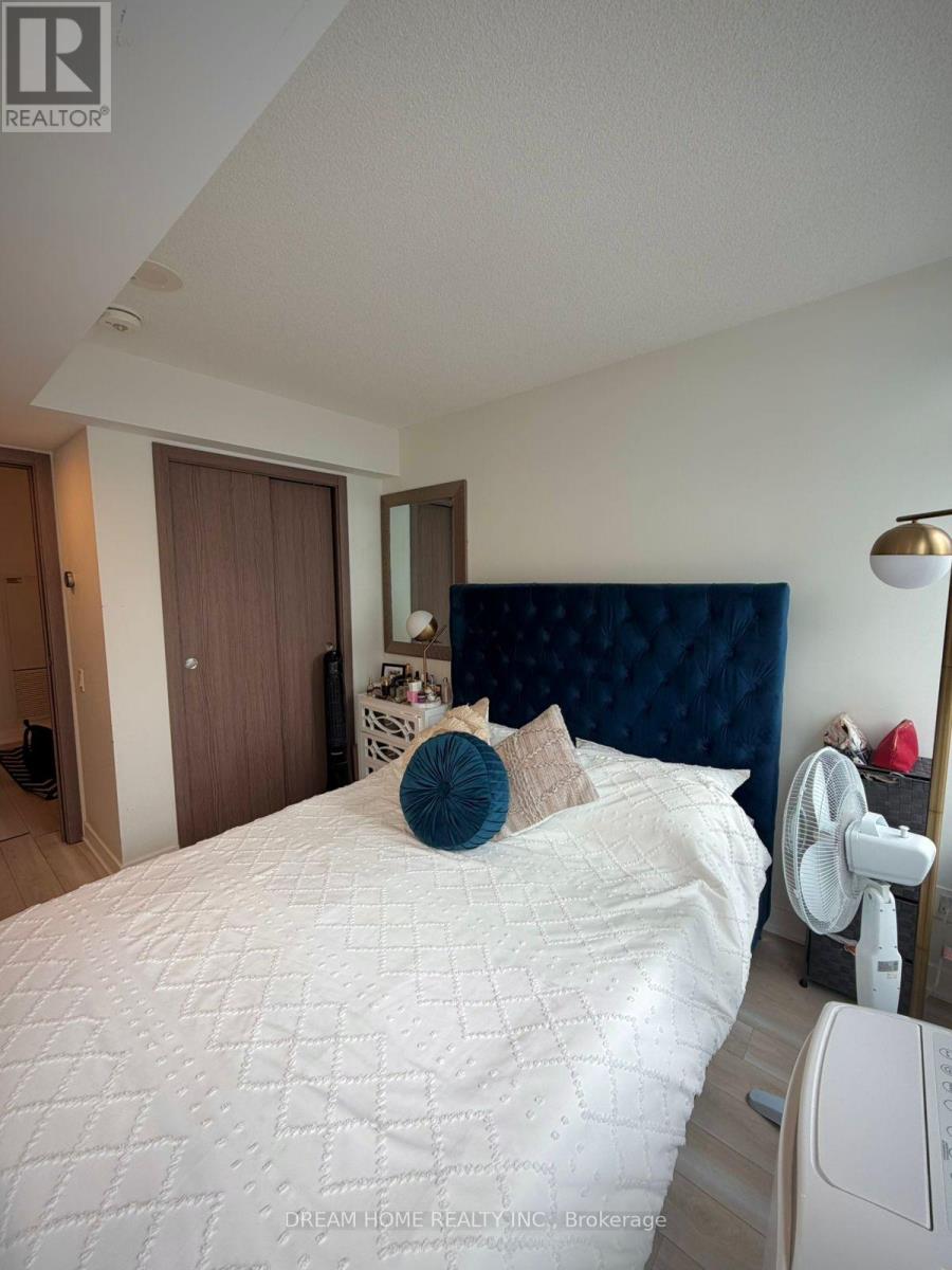 709 - 19 Bathurst Street, Toronto, Ontario  M5V 0N2 - Photo 5 - C12891766