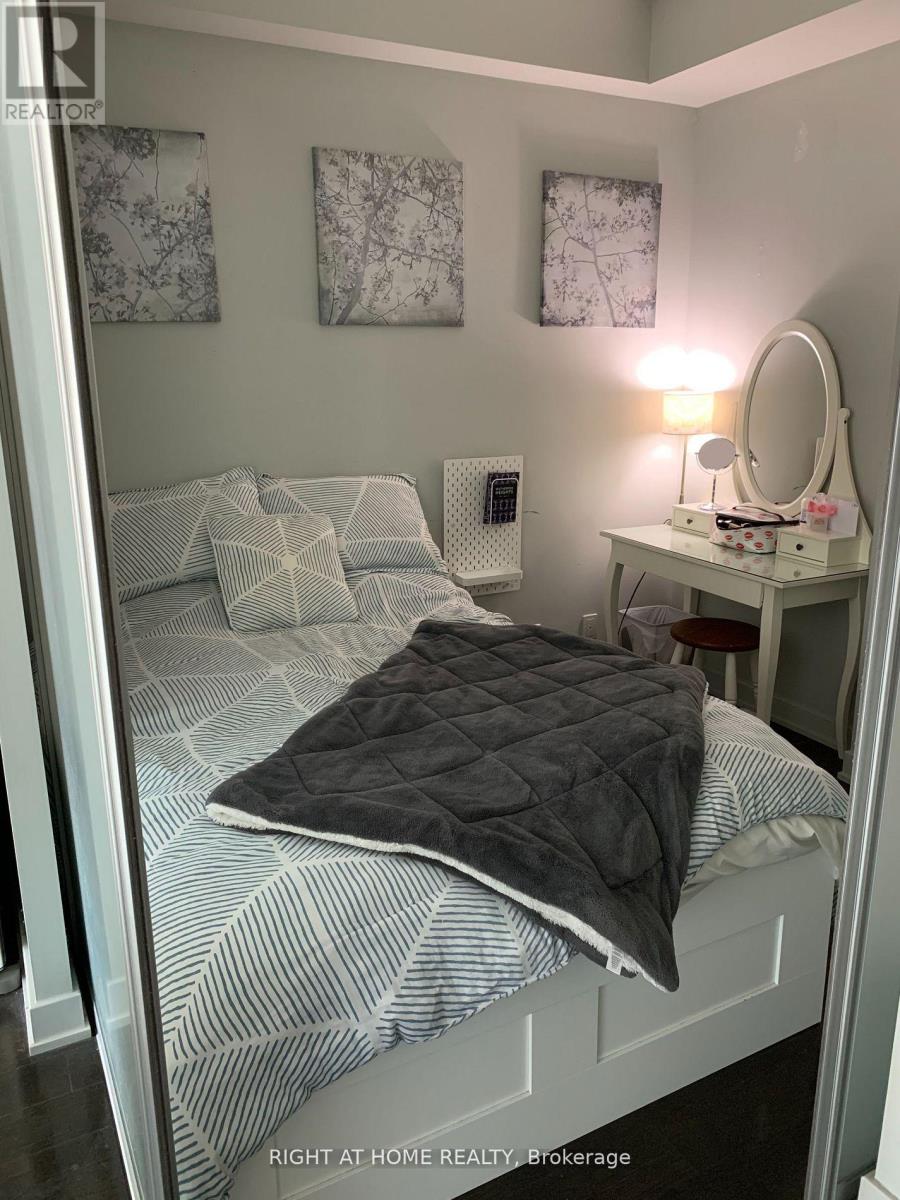 920 - 21 Nelson Street, Toronto, Ontario  M5V 3H9 - Photo 10 - C12891778