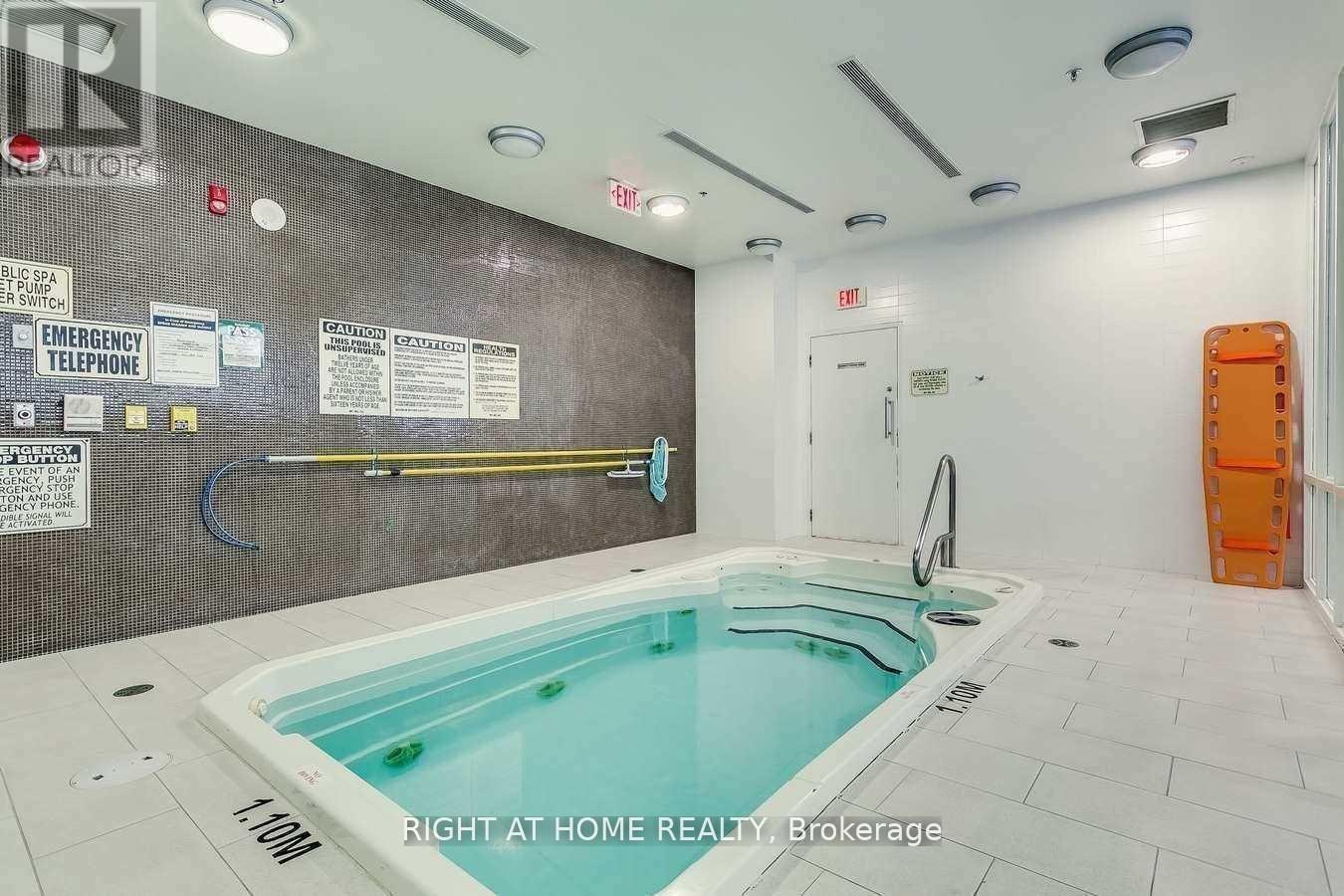 920 - 21 Nelson Street, Toronto, Ontario  M5V 3H9 - Photo 18 - C12891778