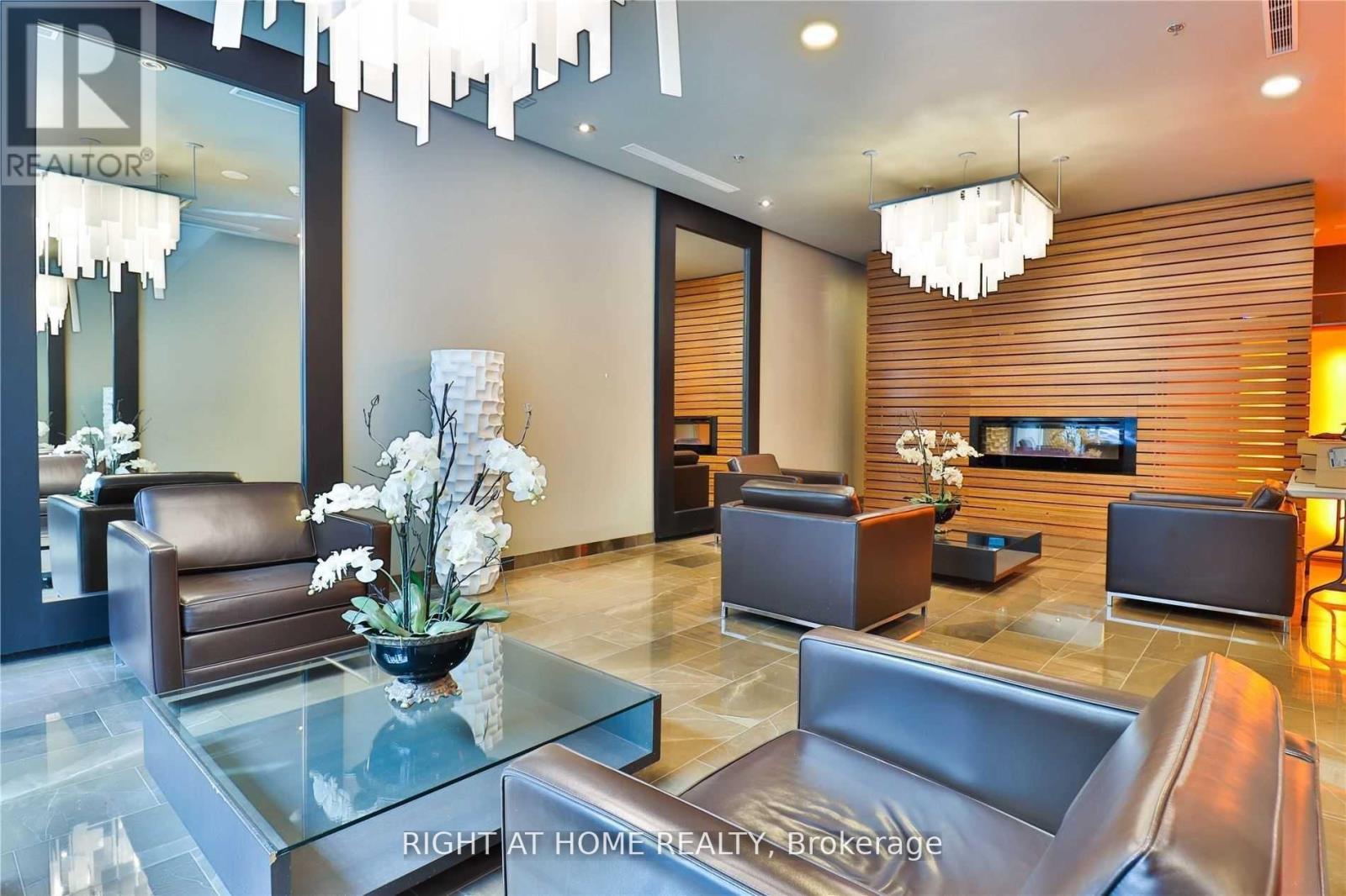 920 - 21 Nelson Street, Toronto, Ontario  M5V 3H9 - Photo 4 - C12891778